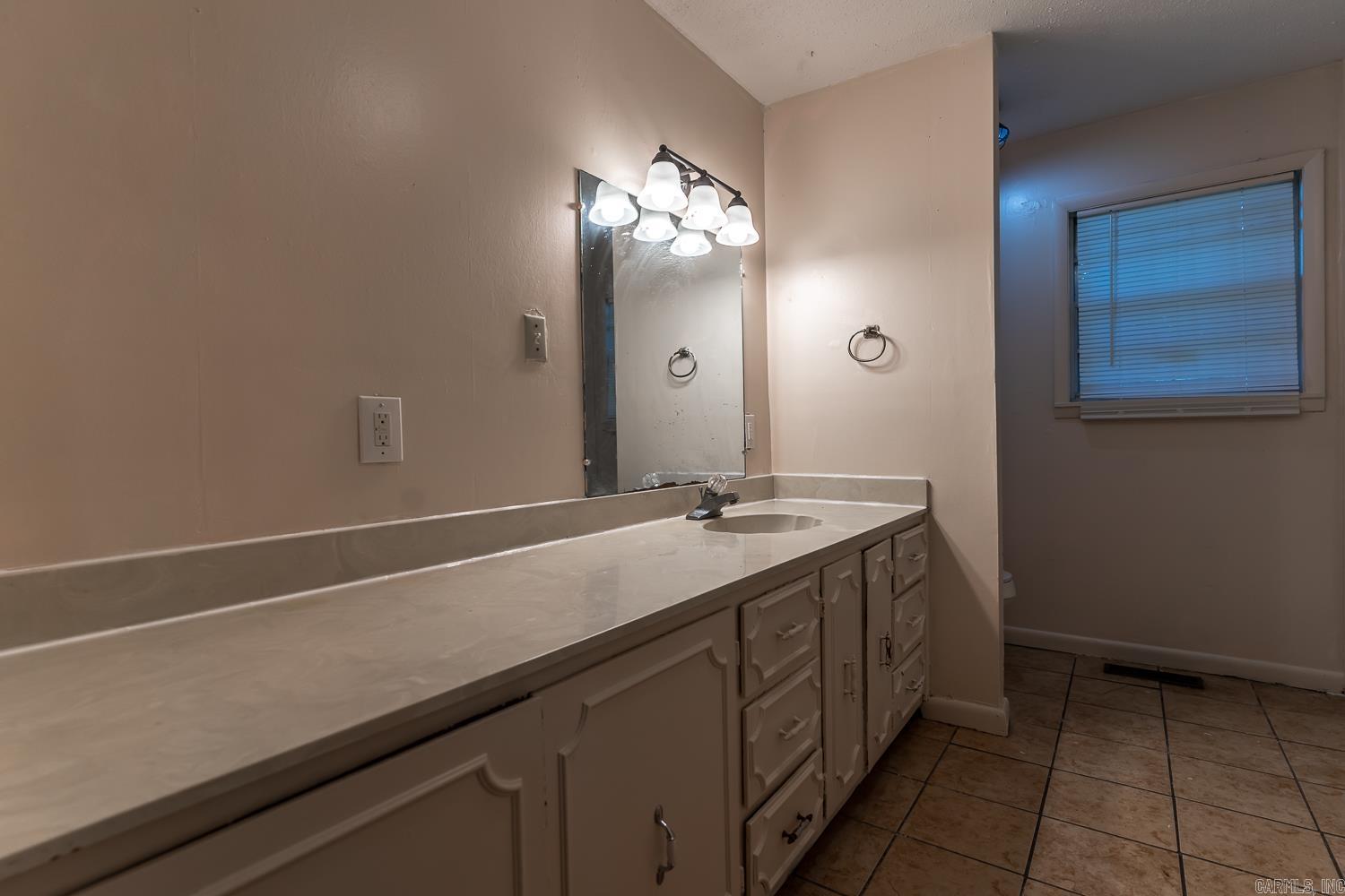 1047 N Rosser Street Property Photo 29