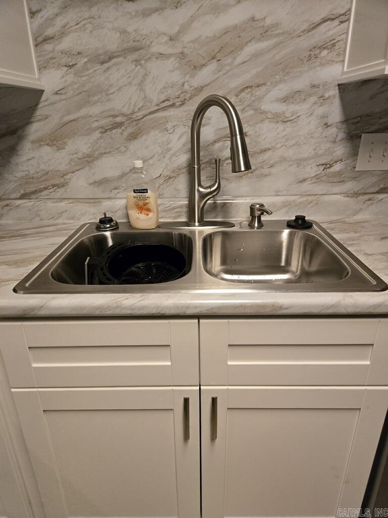 114 Santa Fe Trail Property Photo 10