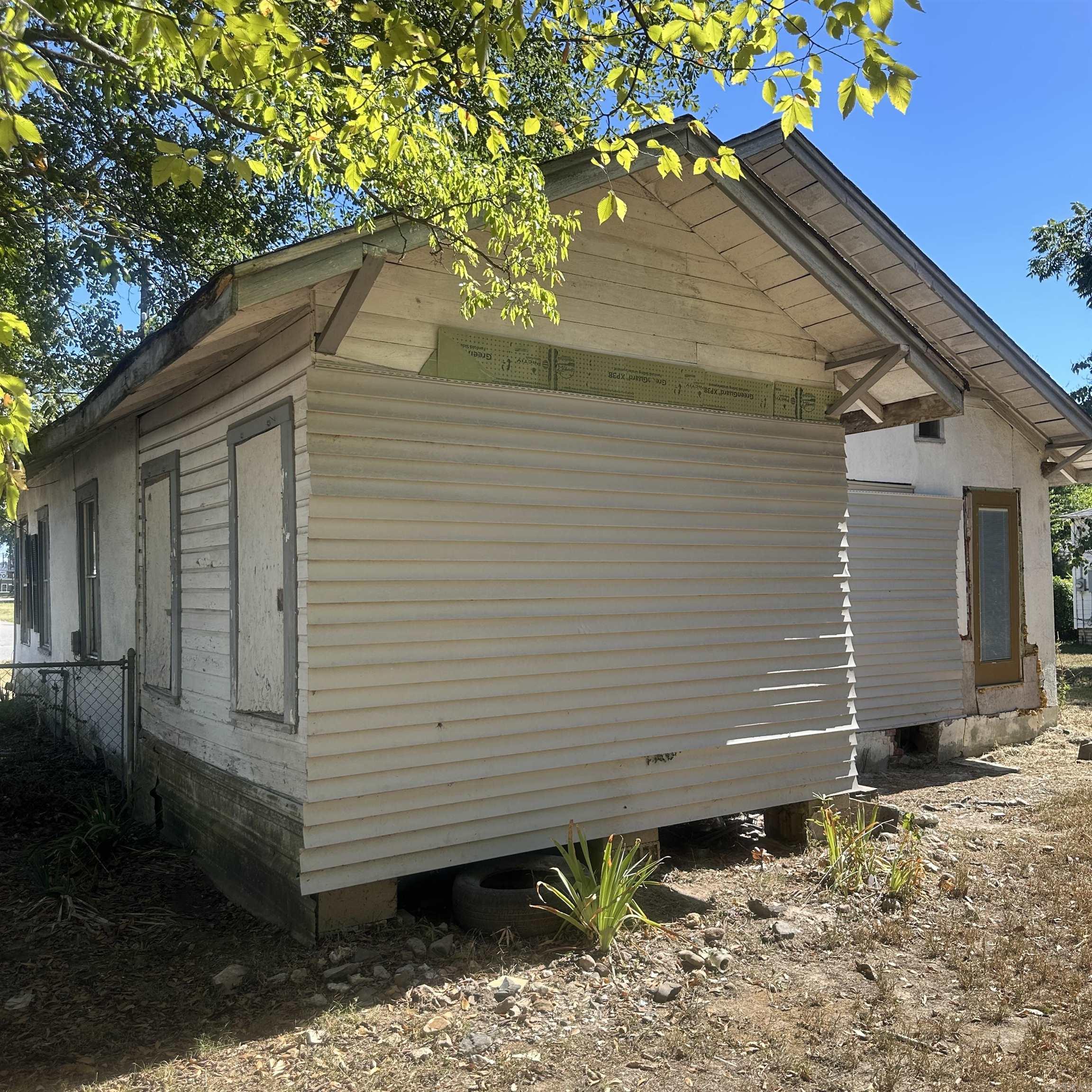 1404 Dyer Street Property Photo 4