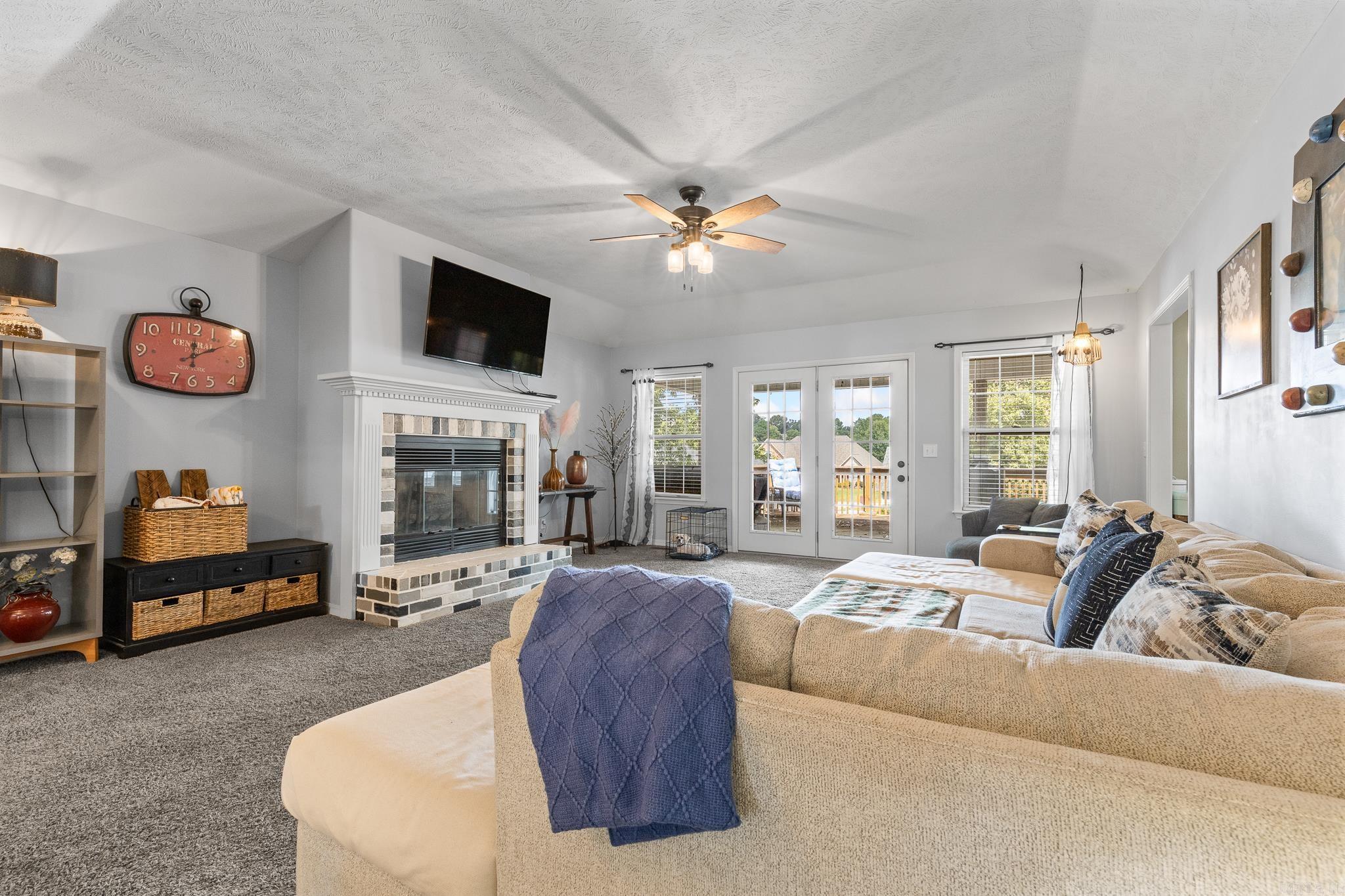 305 Pebble Beach Drive Property Photo 8