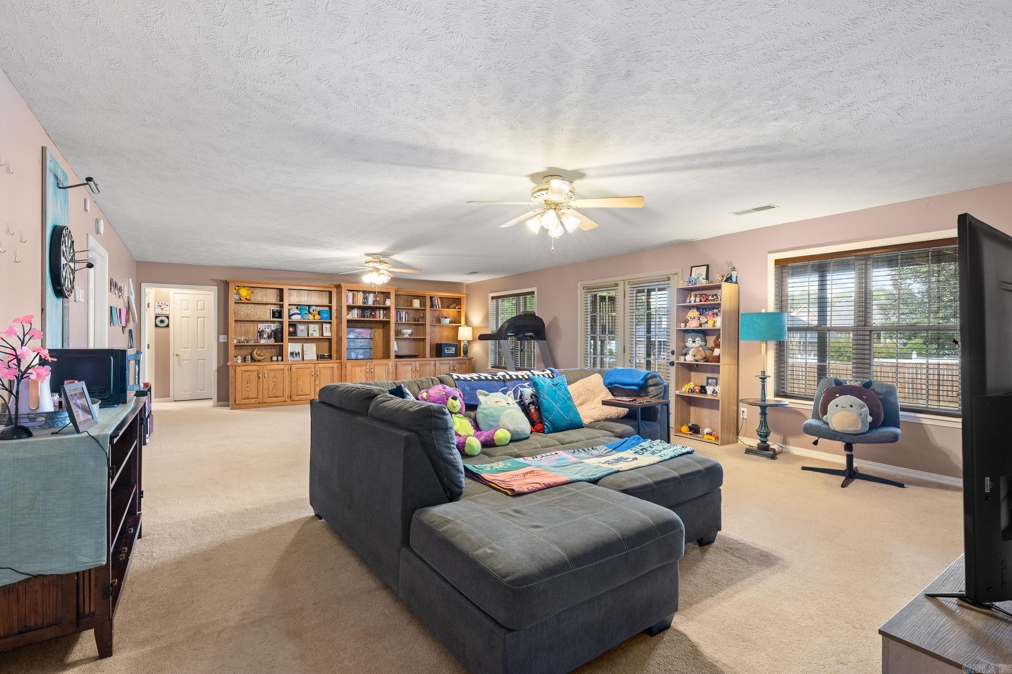 305 Pebble Beach Drive Property Photo 28