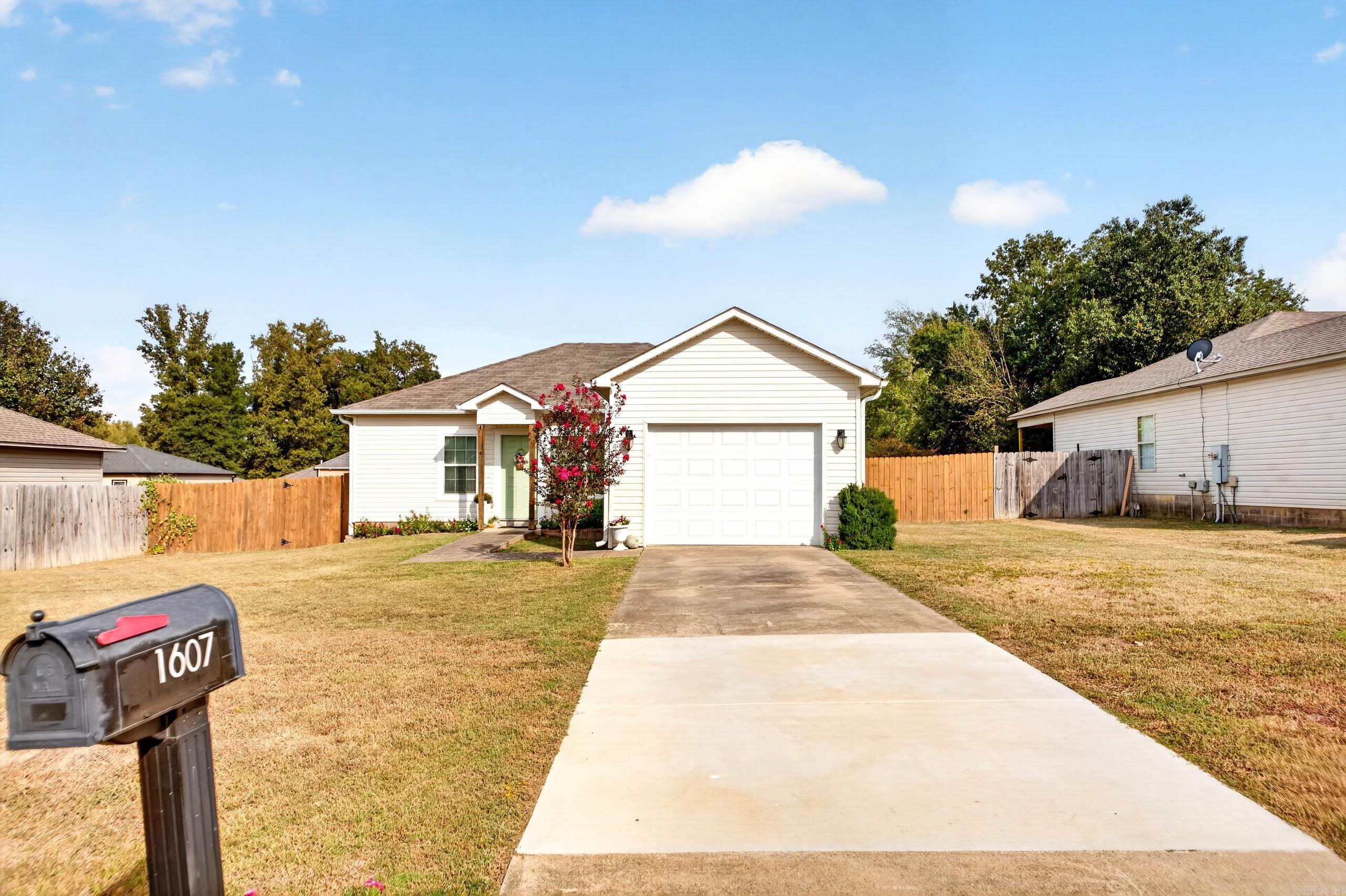 1607 Moon Road Property Photo 6
