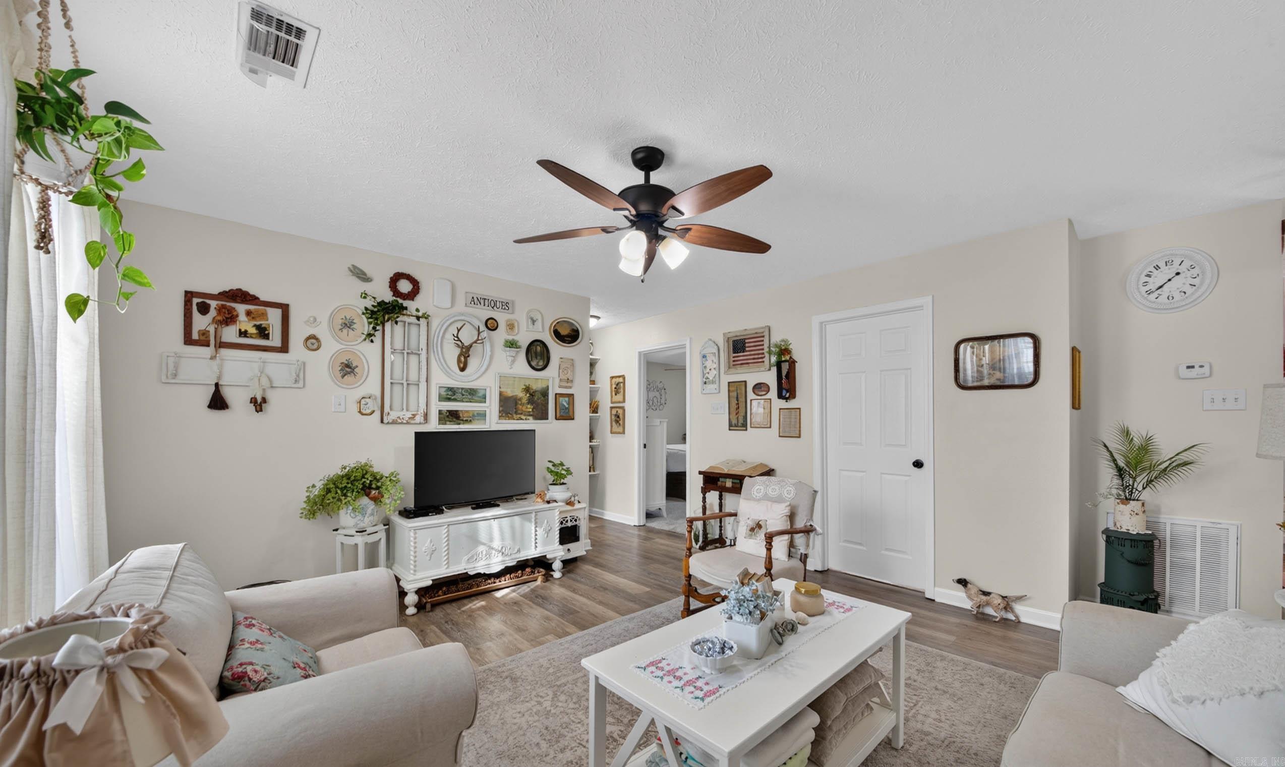 1607 Moon Road Property Photo 12