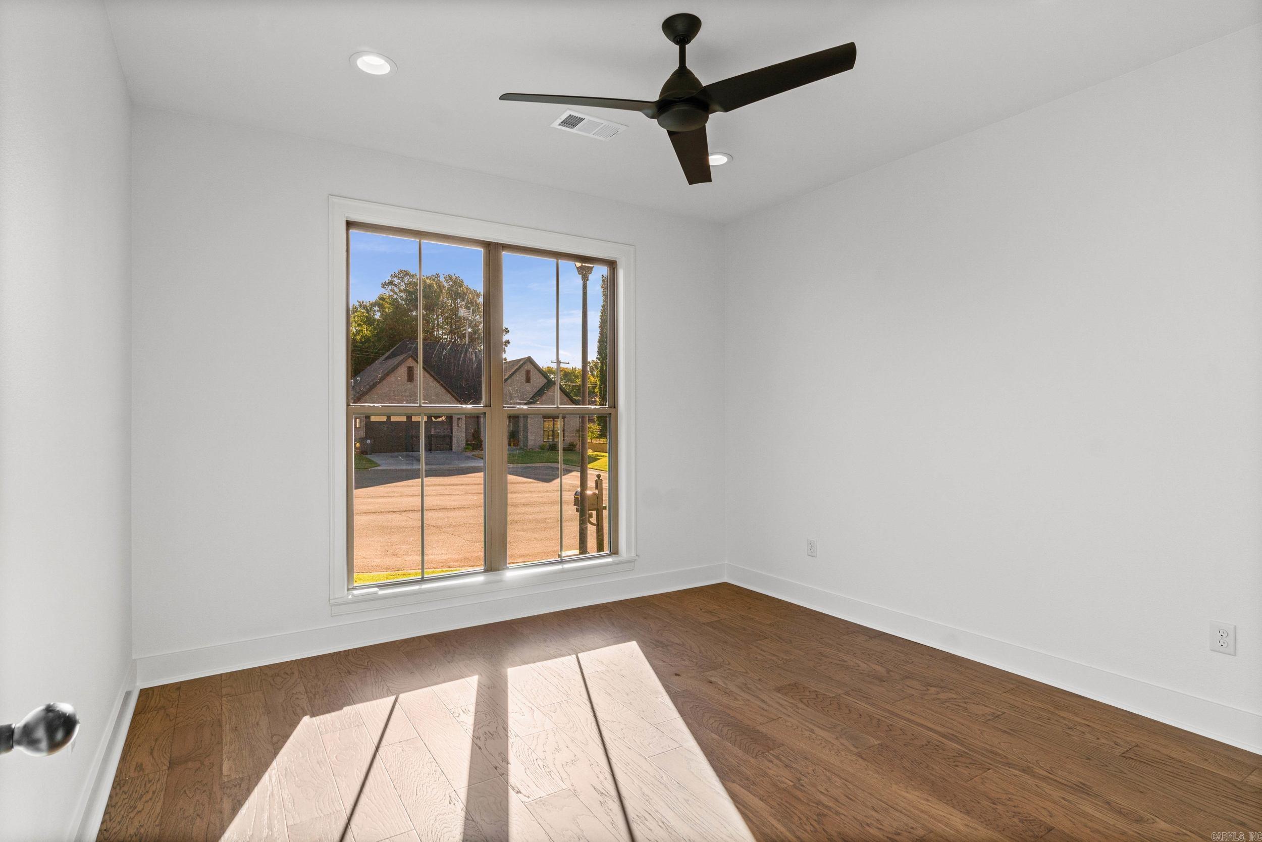 921 Wellington Property Photo 19