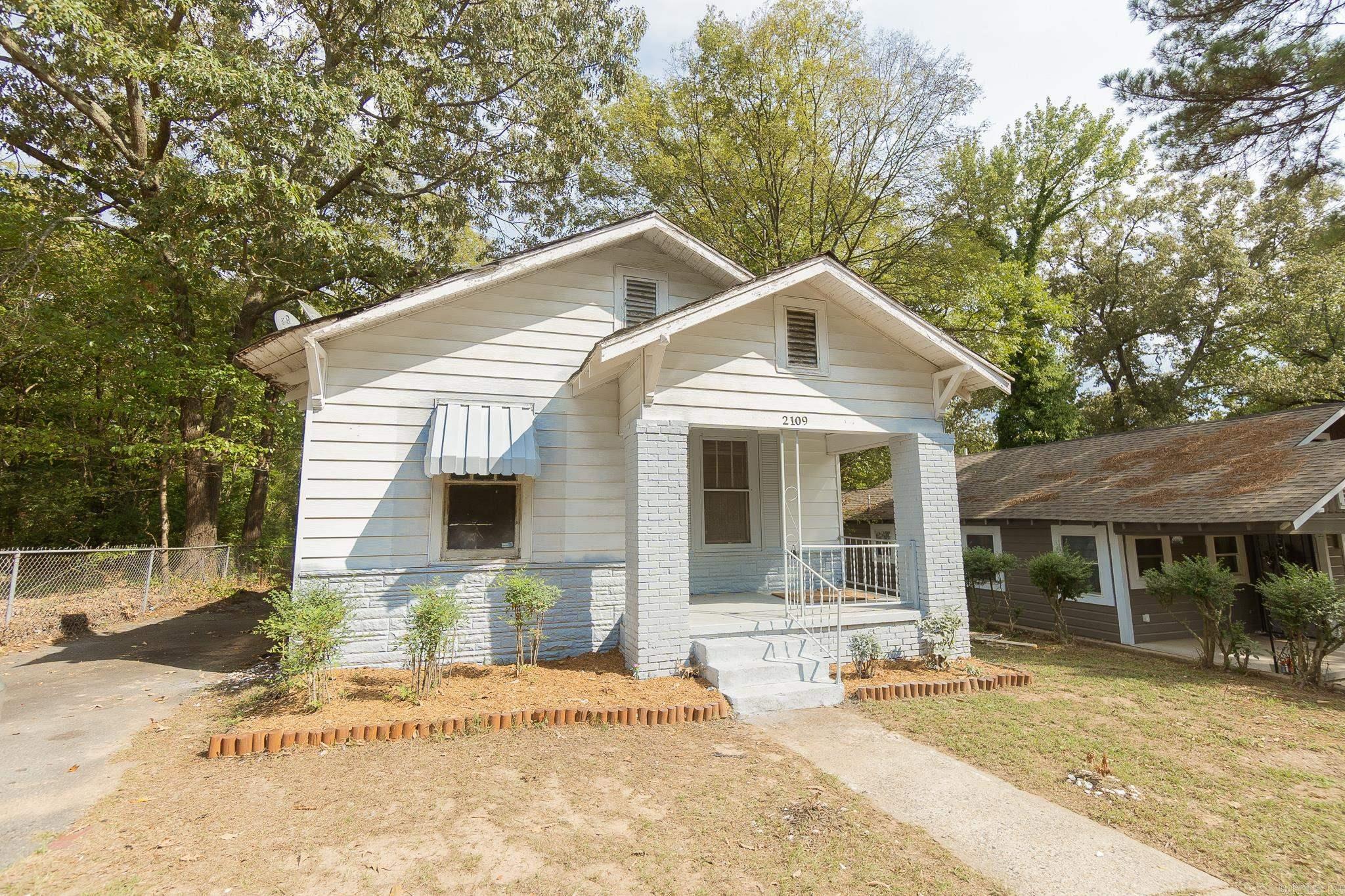 2109 S Valentine Street Property Photo 1