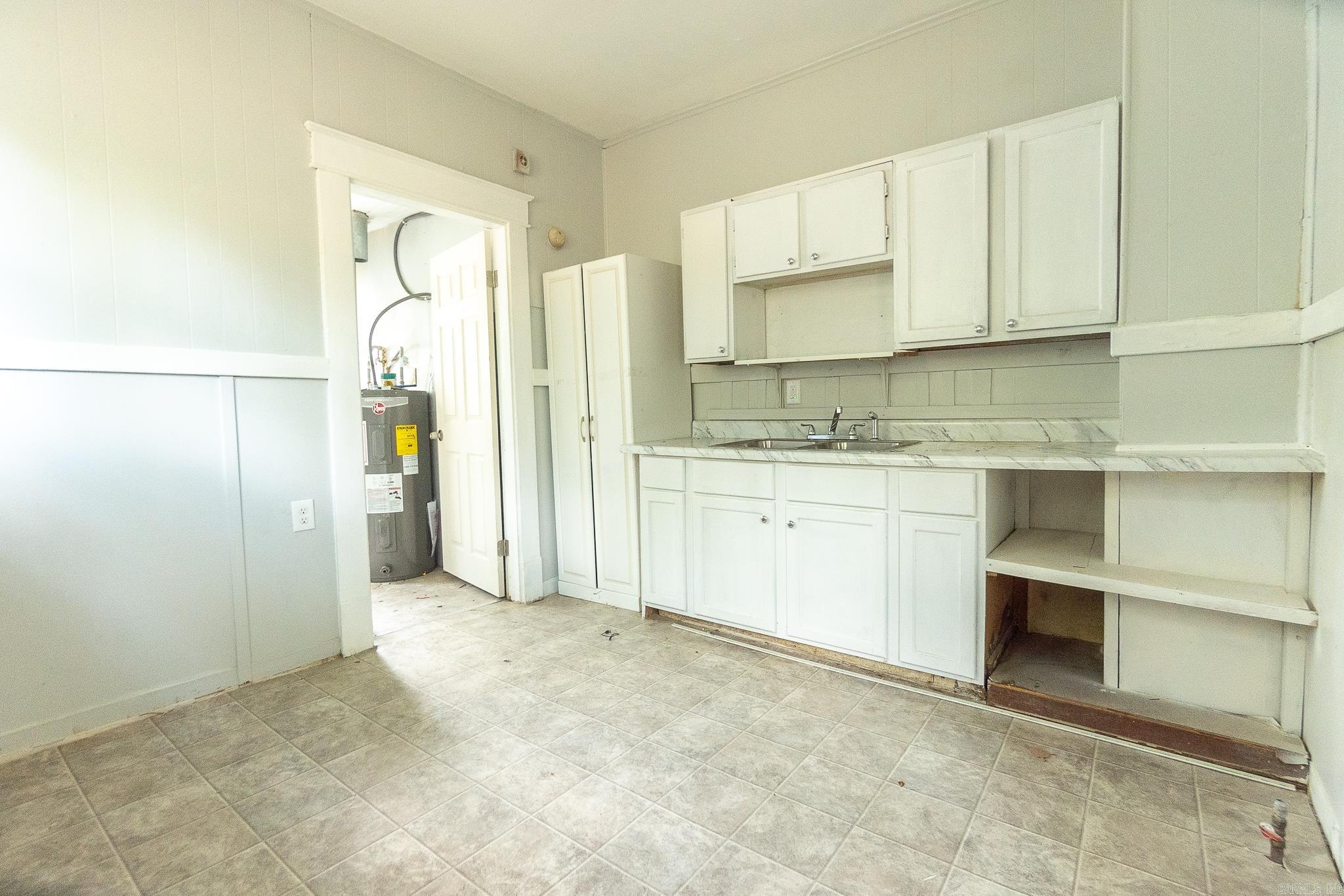 2109 S Valentine Street Property Photo 16