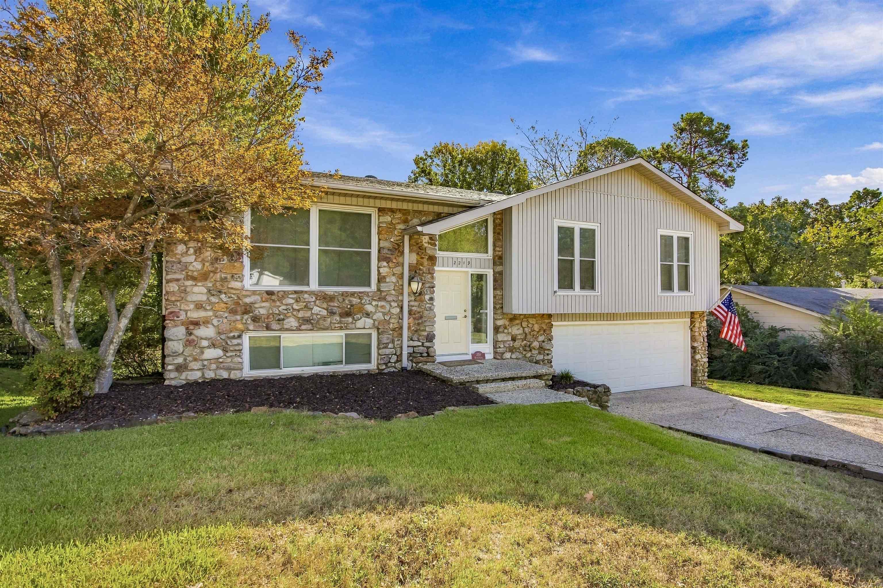 2219 Breckenridge Dr Property Photo 2
