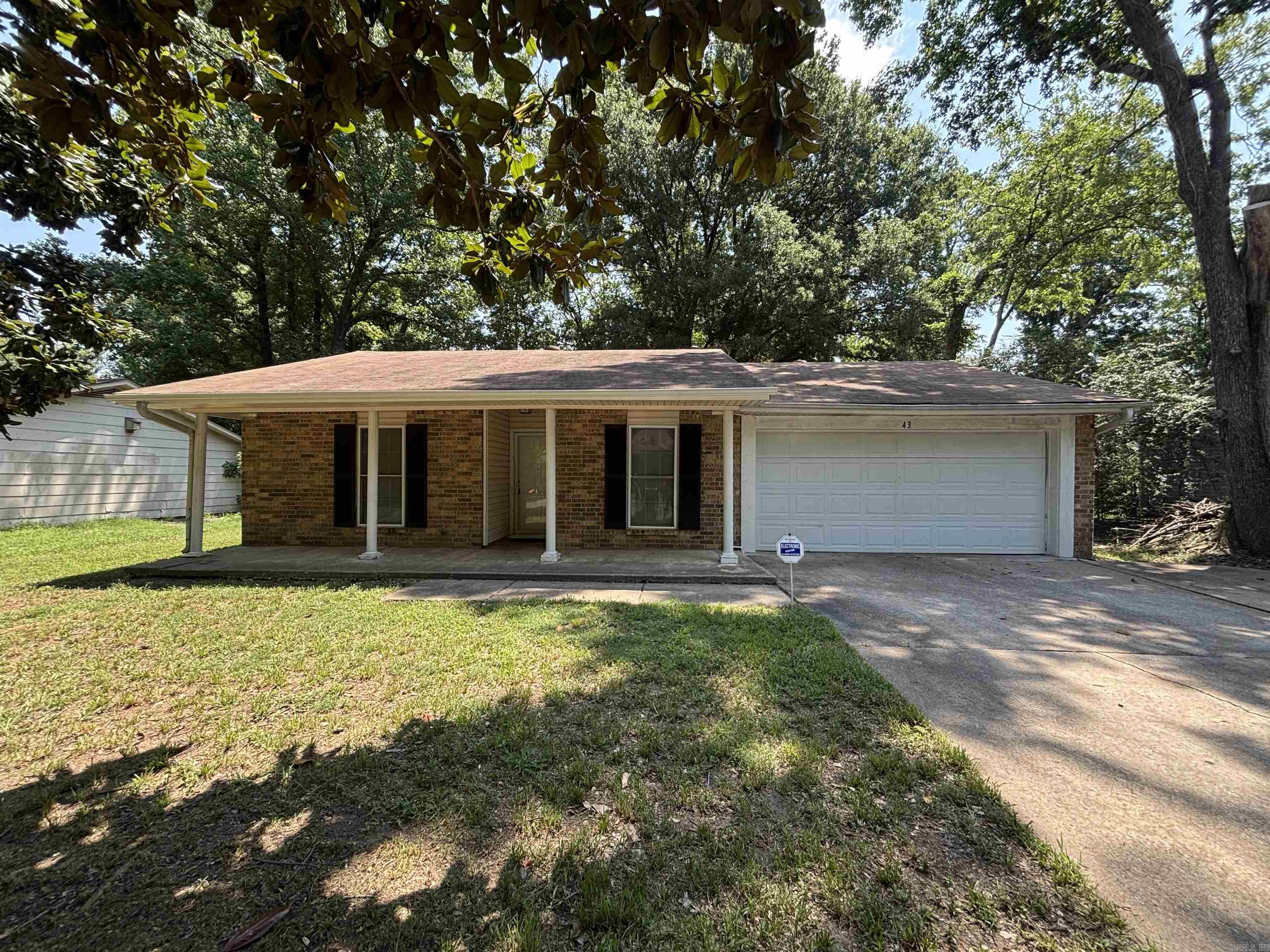 43 Meadowlark Drive Property Photo 1