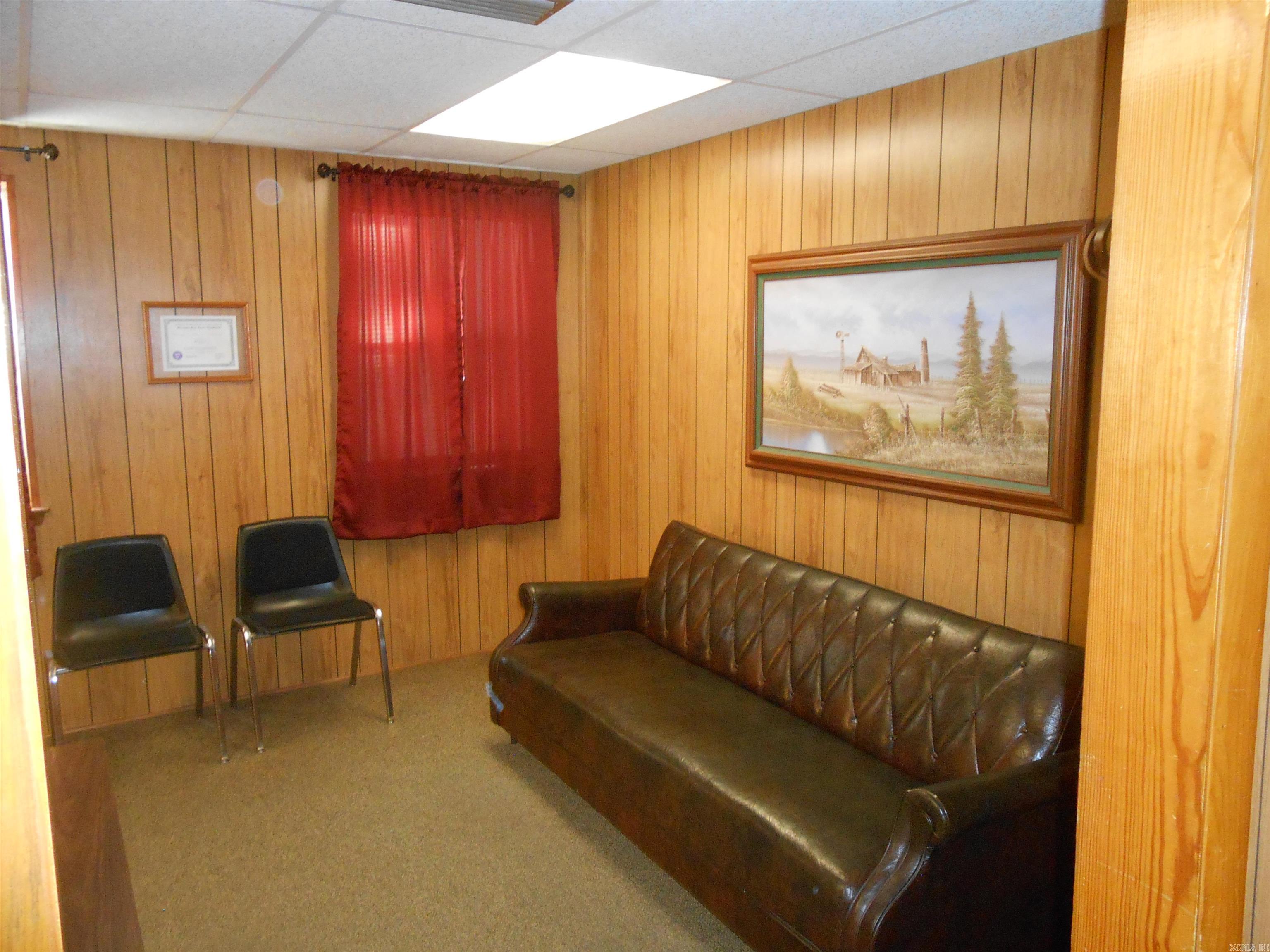 1682 Hwy 65 South Property Photo 3
