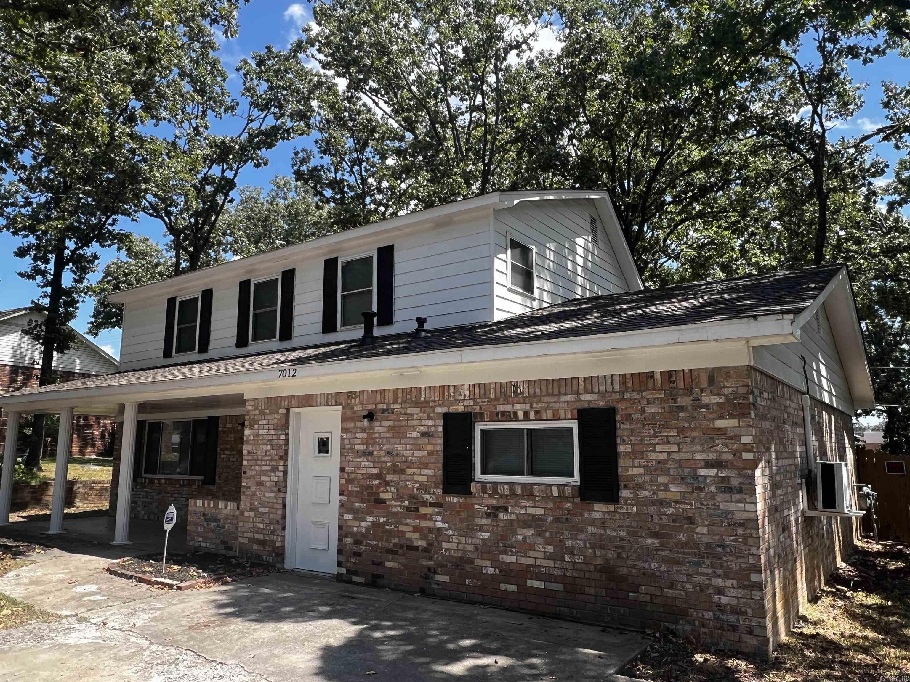 7012 Comanche Drive Property Photo 1