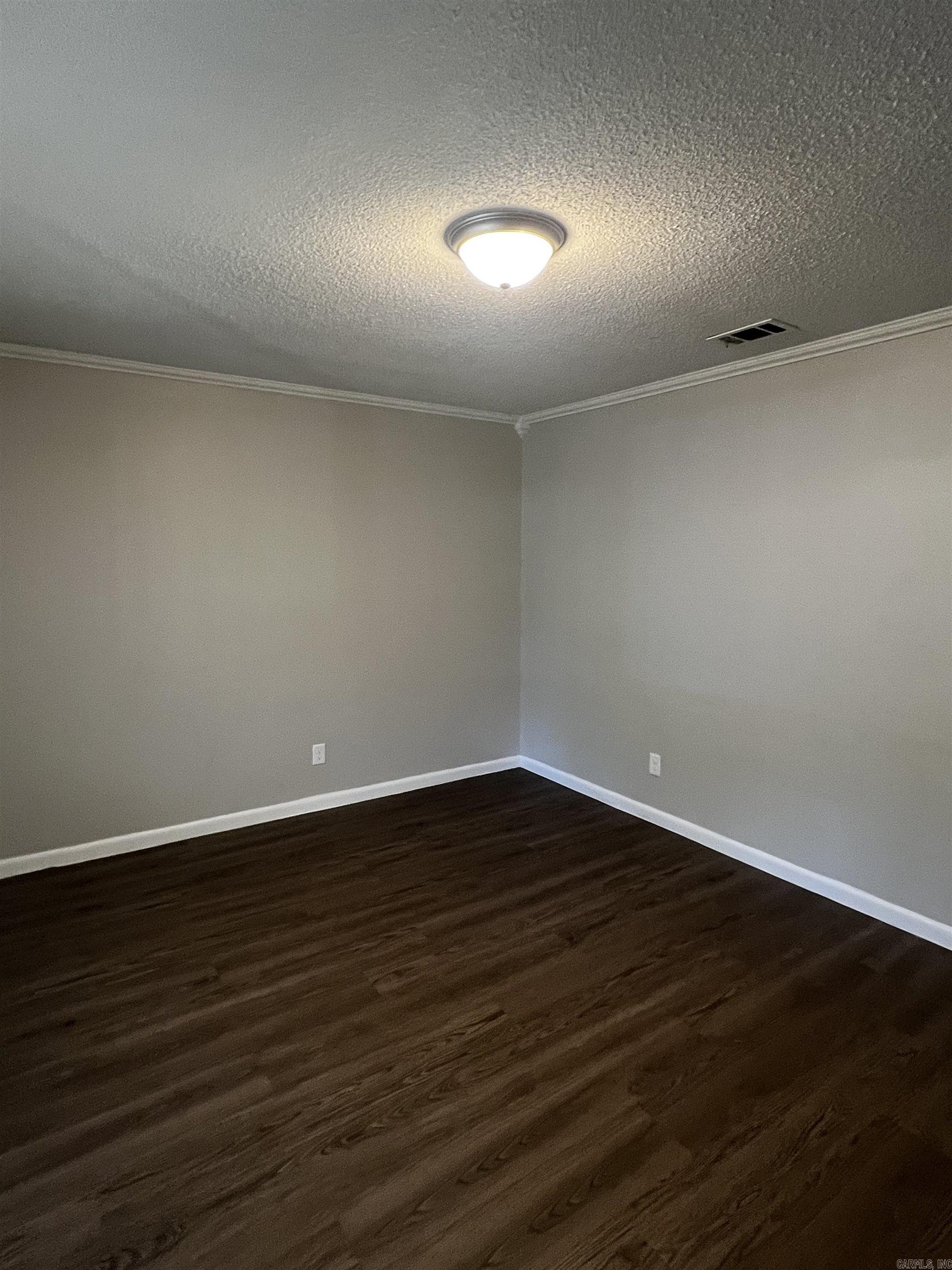 7012 Comanche Drive Property Photo 3
