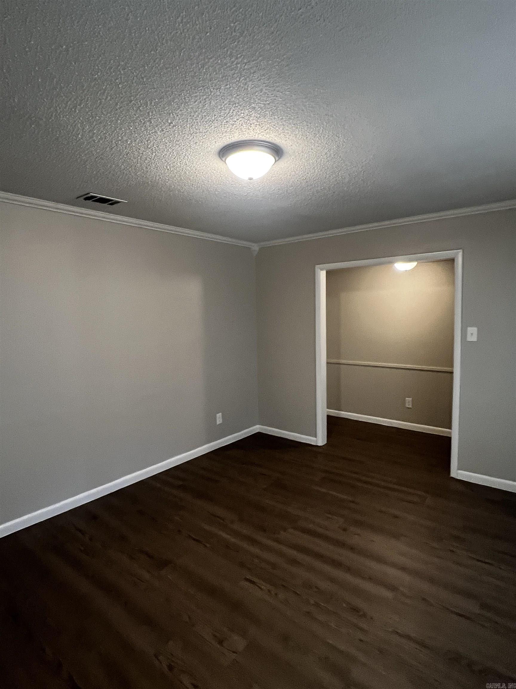 7012 Comanche Drive Property Photo 4