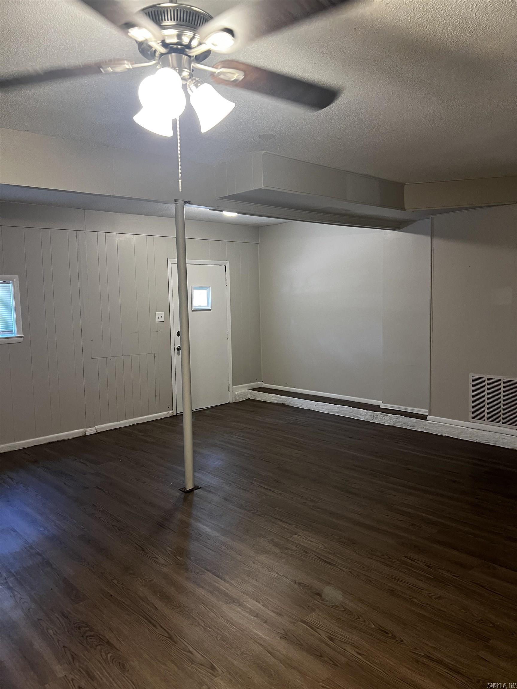 7012 Comanche Drive Property Photo 10