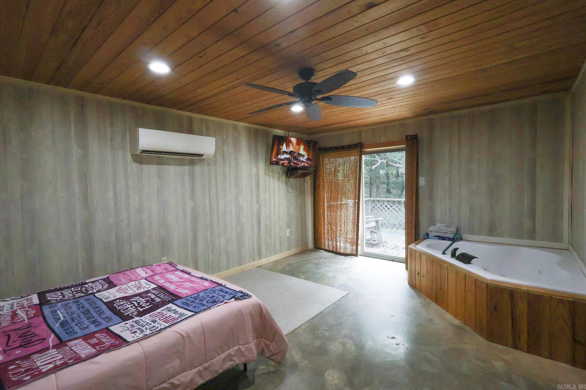 301 Collins Road Property Photo 9