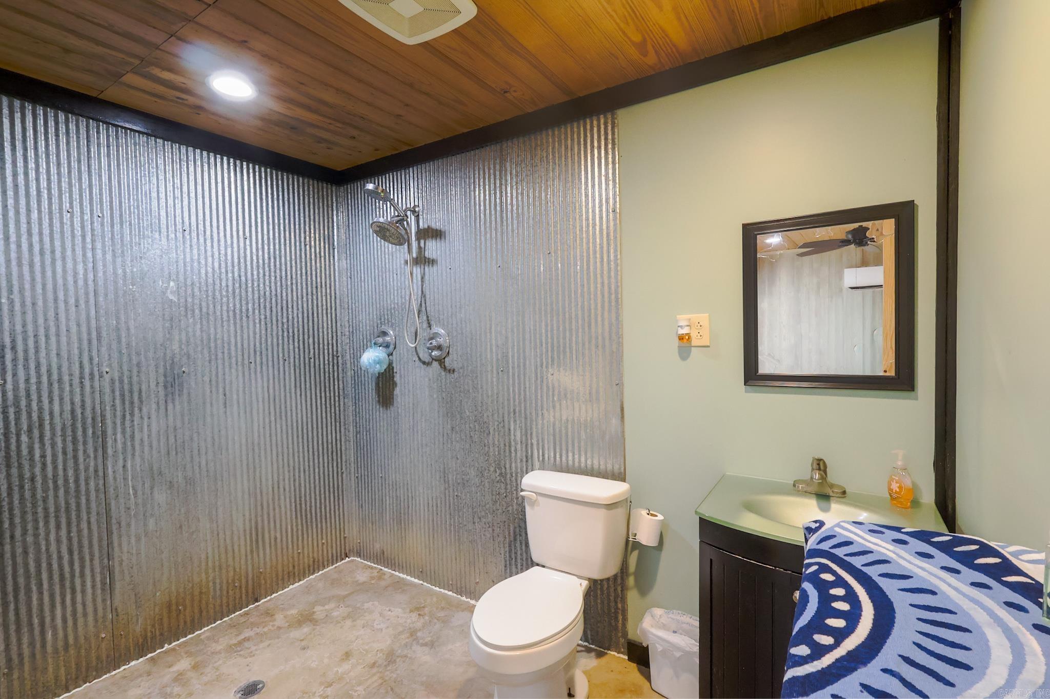 301 Collins Road Property Photo 13
