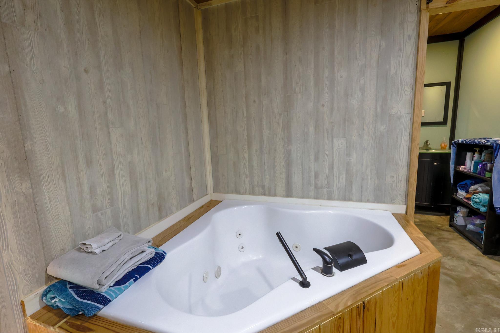 301 Collins Road Property Photo 14