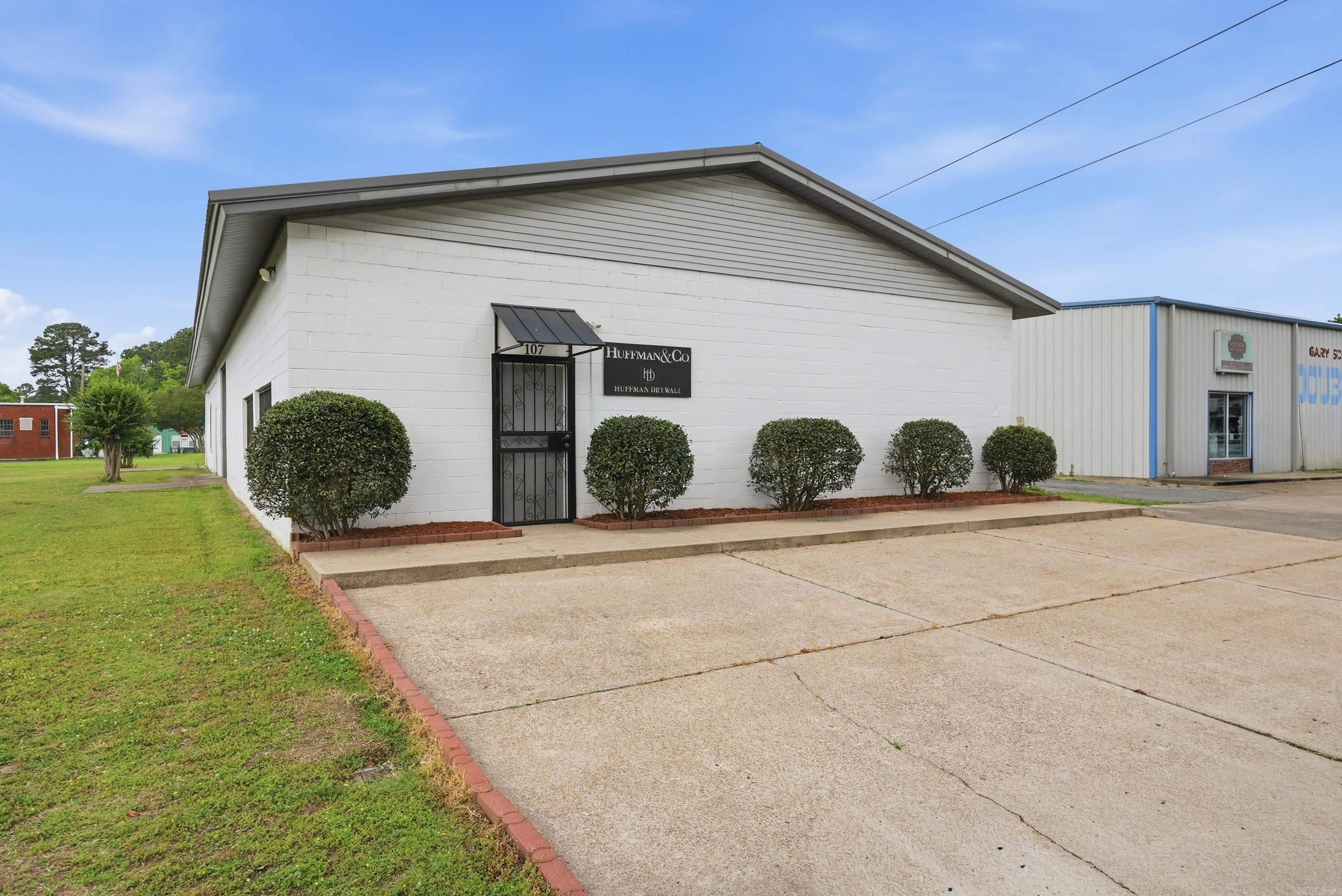 107 E Wilbur D Mills Avenue Property Photo 3
