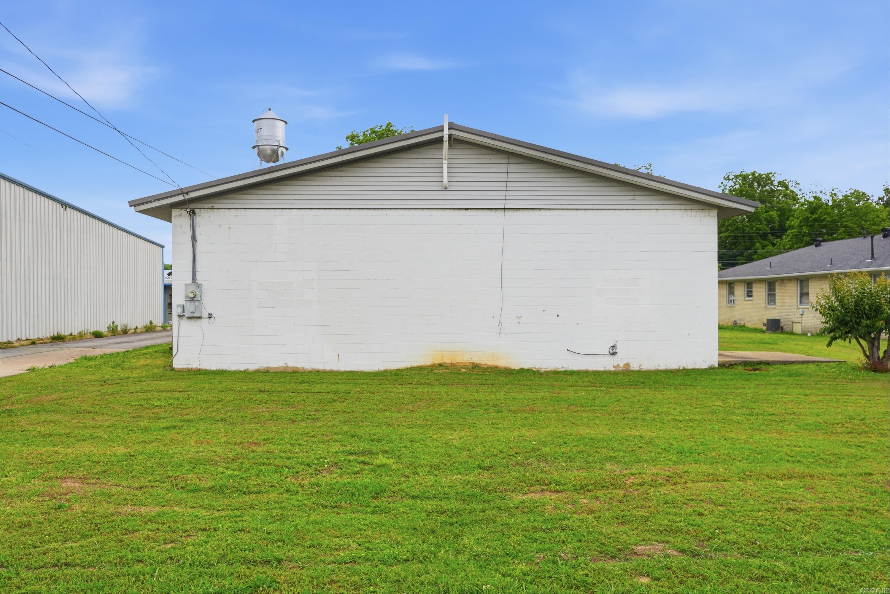 107 E Wilbur D Mills Avenue Property Photo 31
