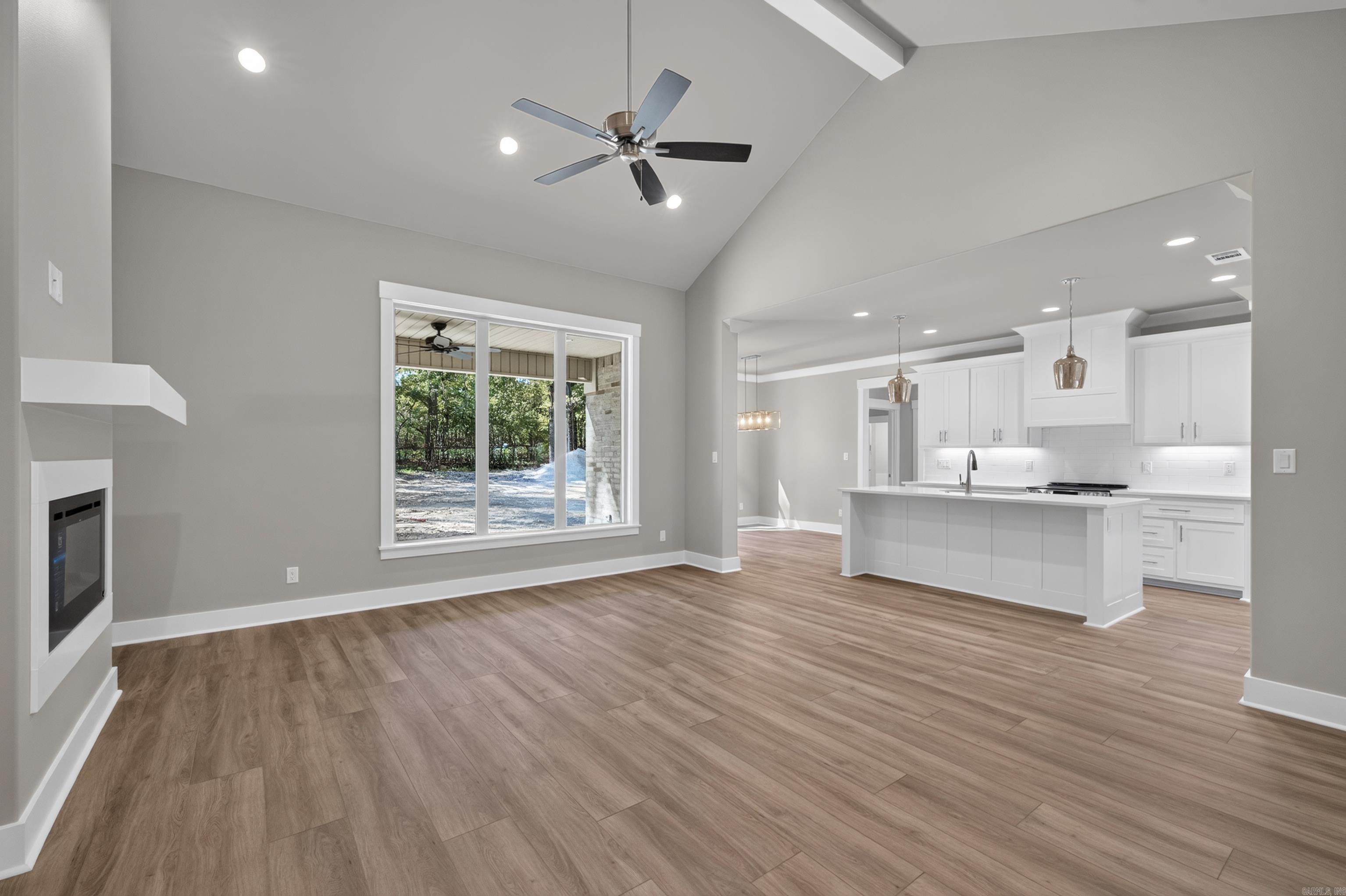 17 Casino Circle Property Photo 8