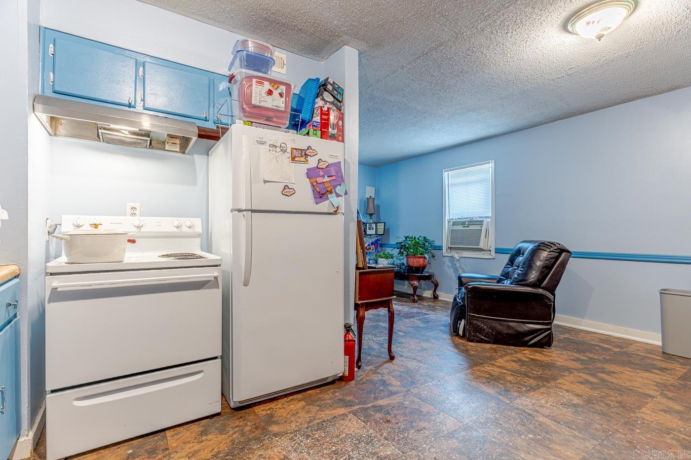 205 Lincoln Street Property Photo 11