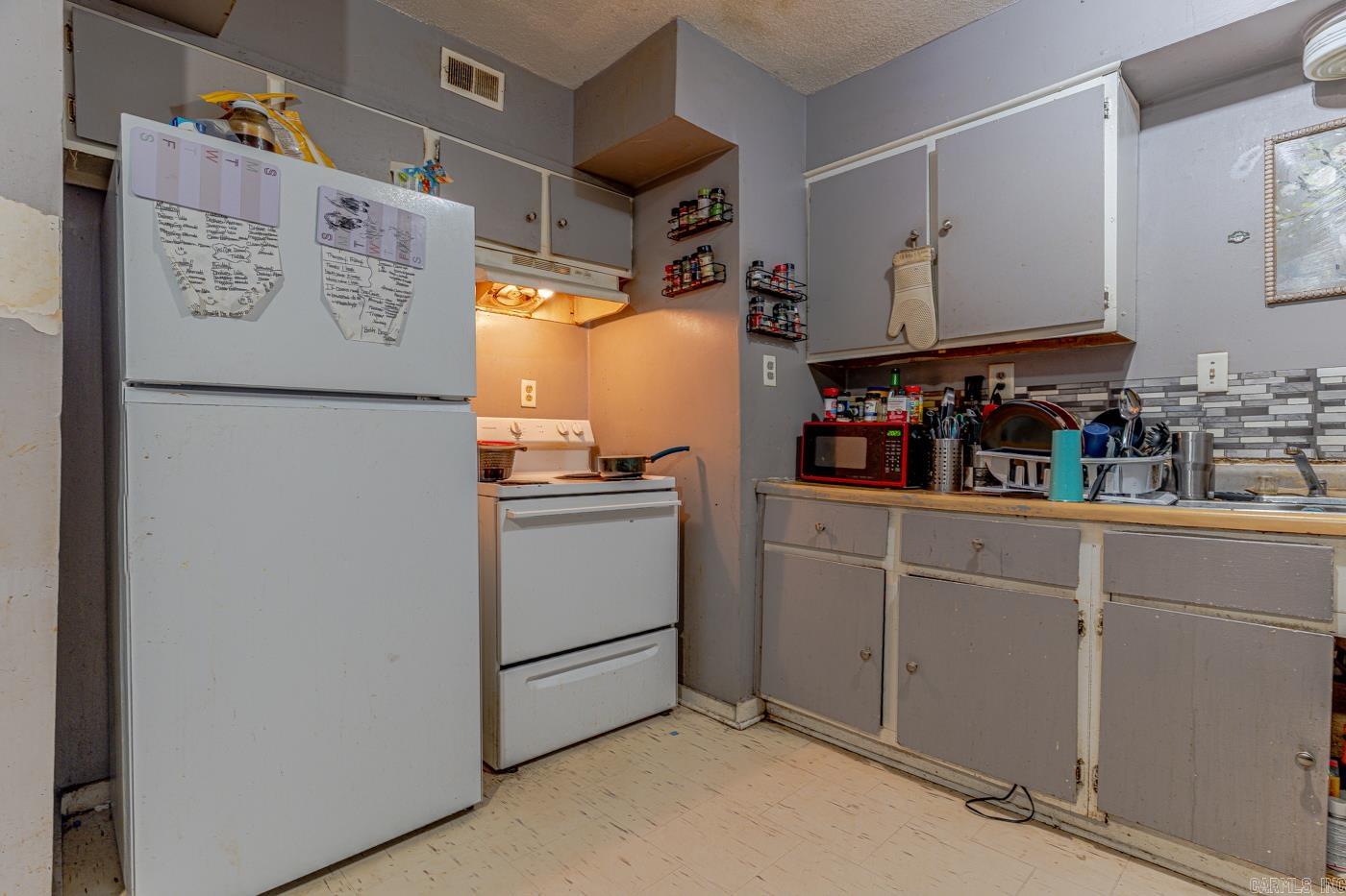 205 Lincoln Street Property Photo 19