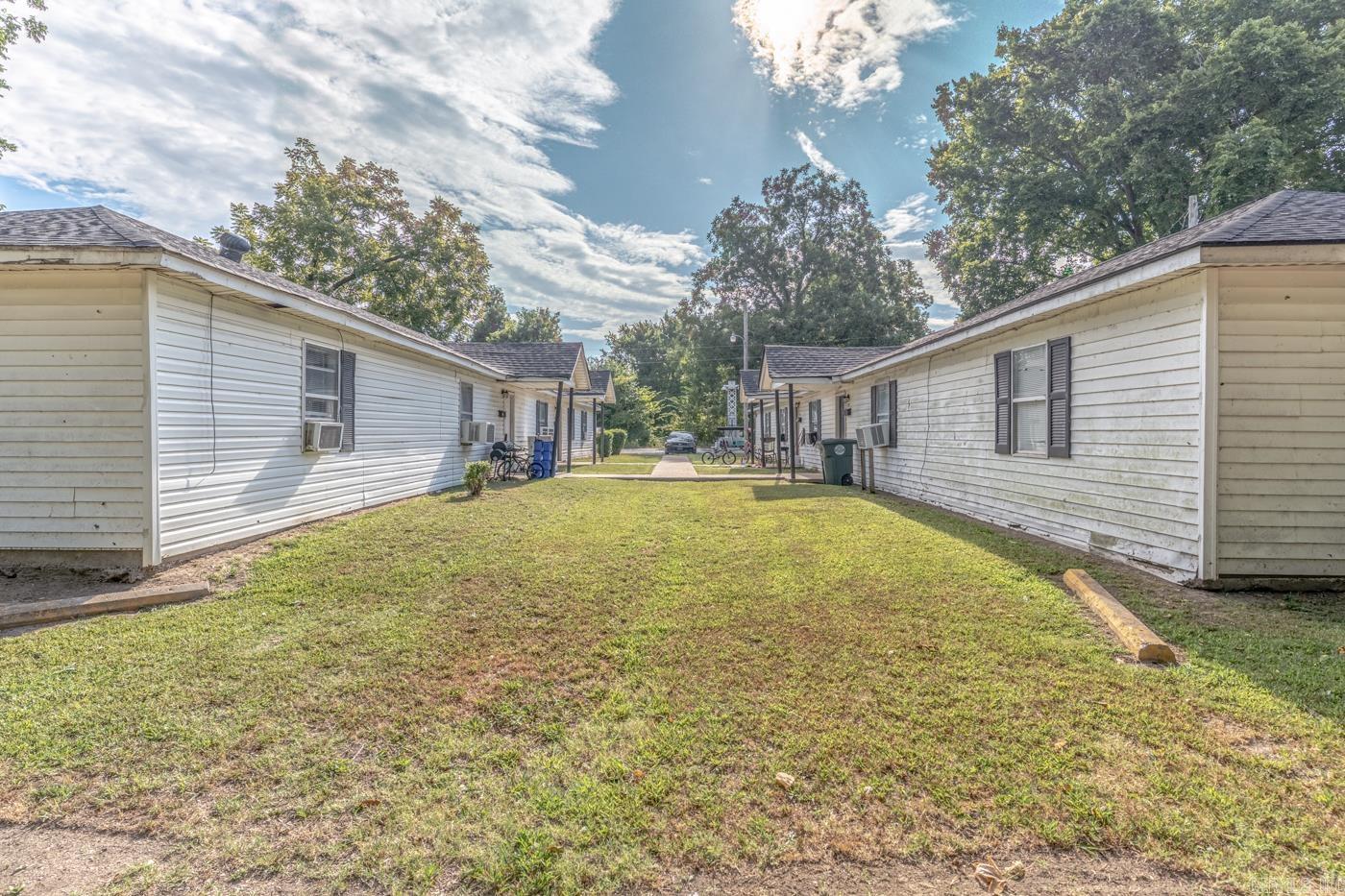 205 Lincoln Street Property Photo 22