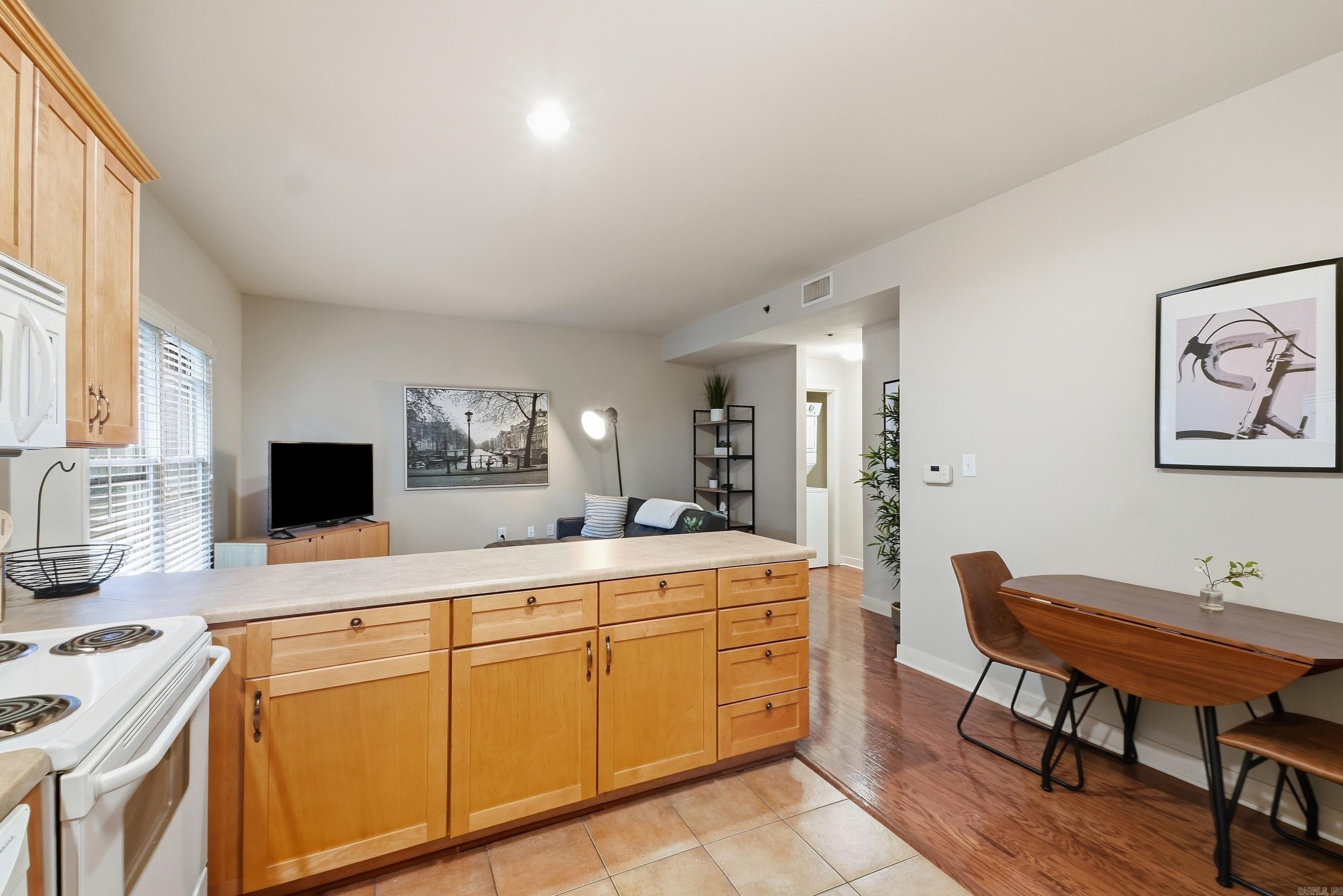 515 E Capitol Avenue 107 Property Photo 18