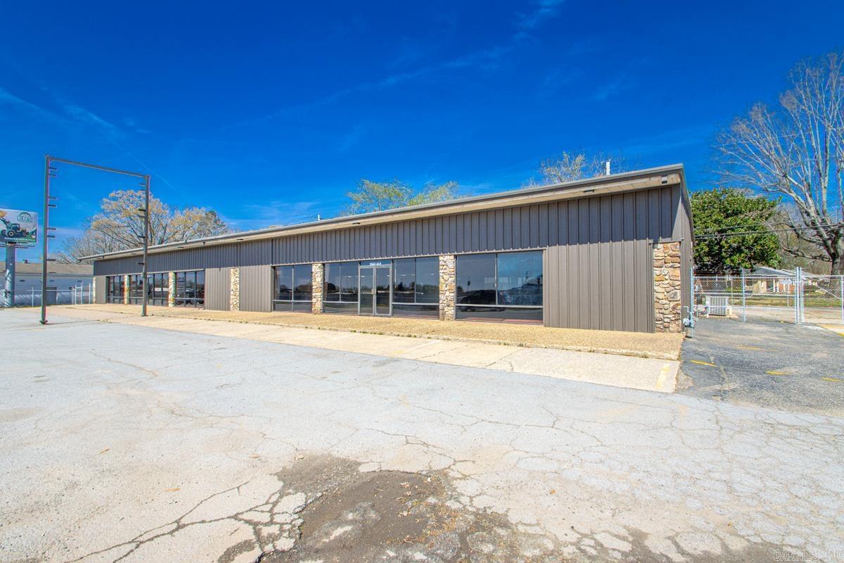 15522 Interstate 30 Property Photo 4