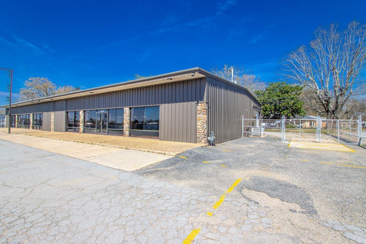 15522 Interstate 30 Property Photo 5