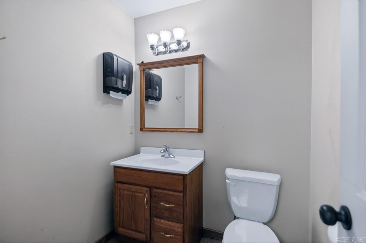 15522 Interstate 30 Property Photo 15