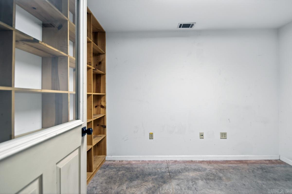15522 Interstate 30 Property Photo 26