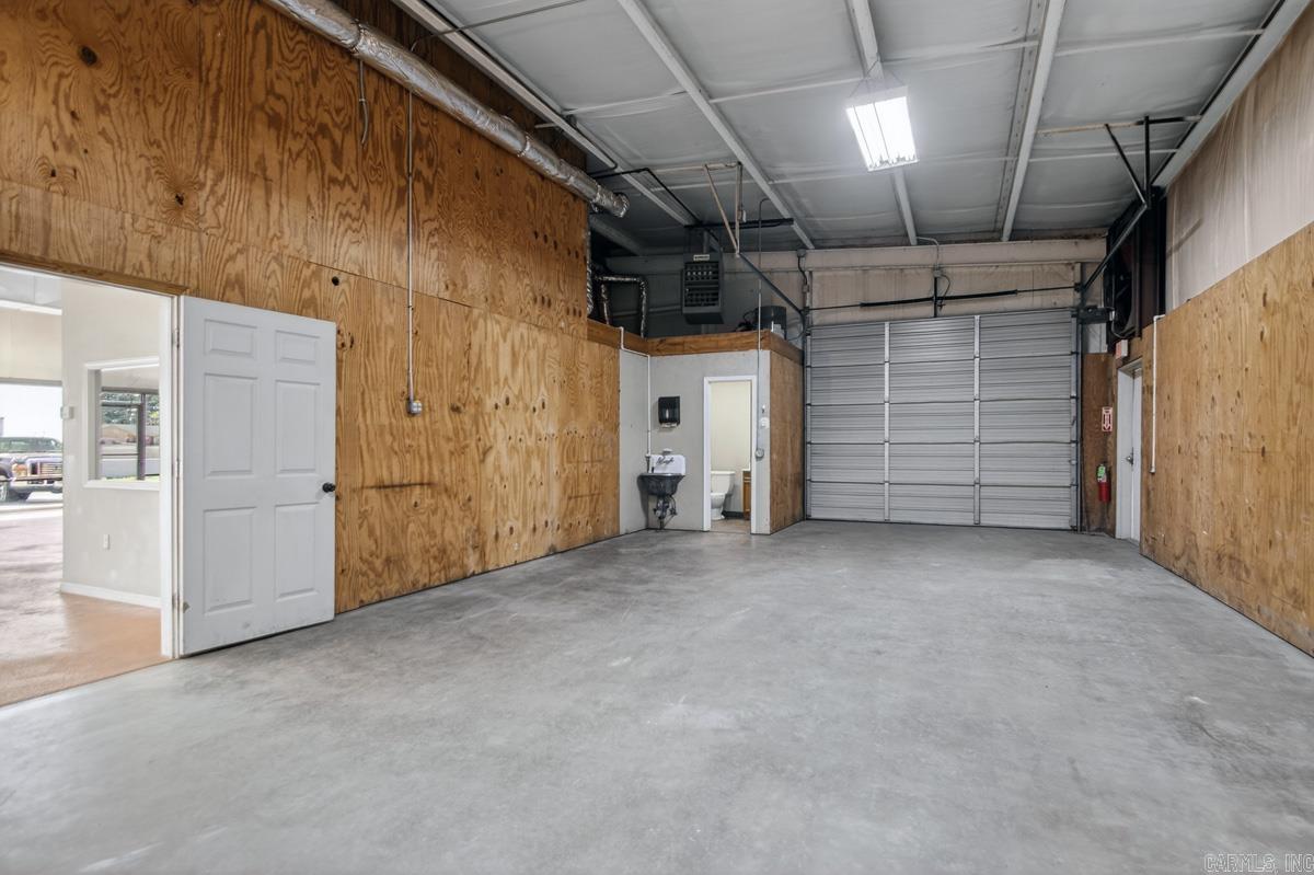 15522 Interstate 30 Property Photo 27