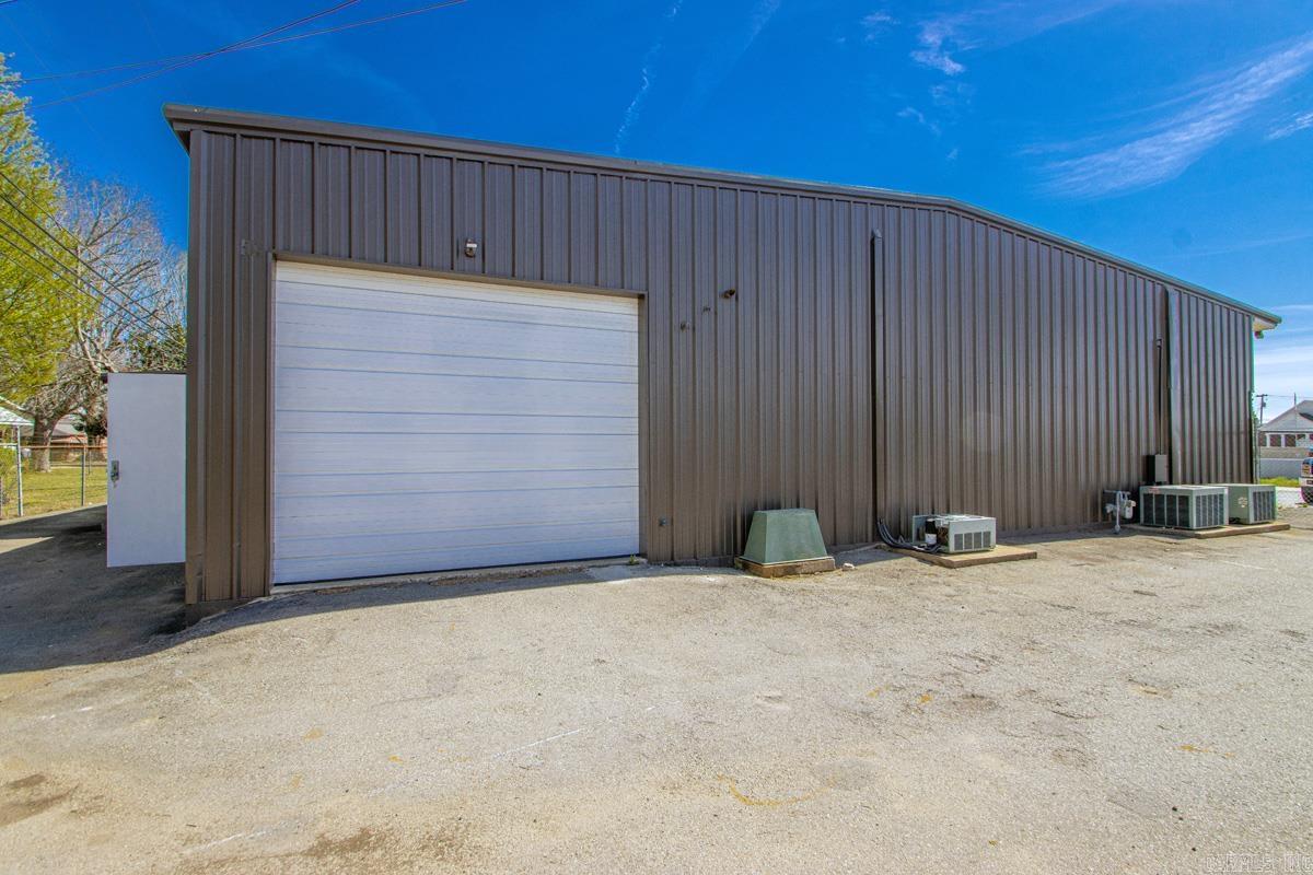 15522 Interstate 30 Property Photo 34