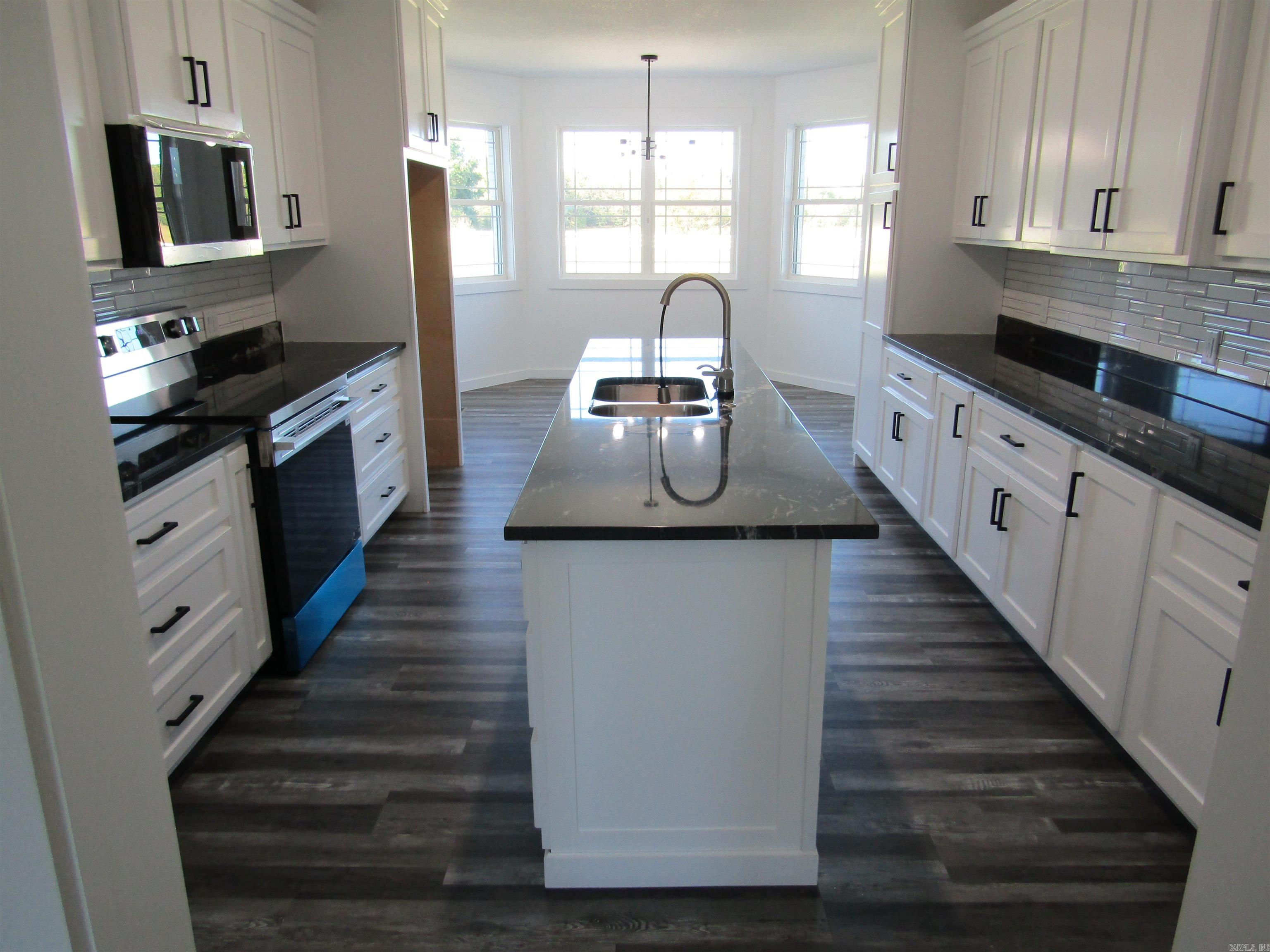 2501 Barnhill Road Property Photo 3