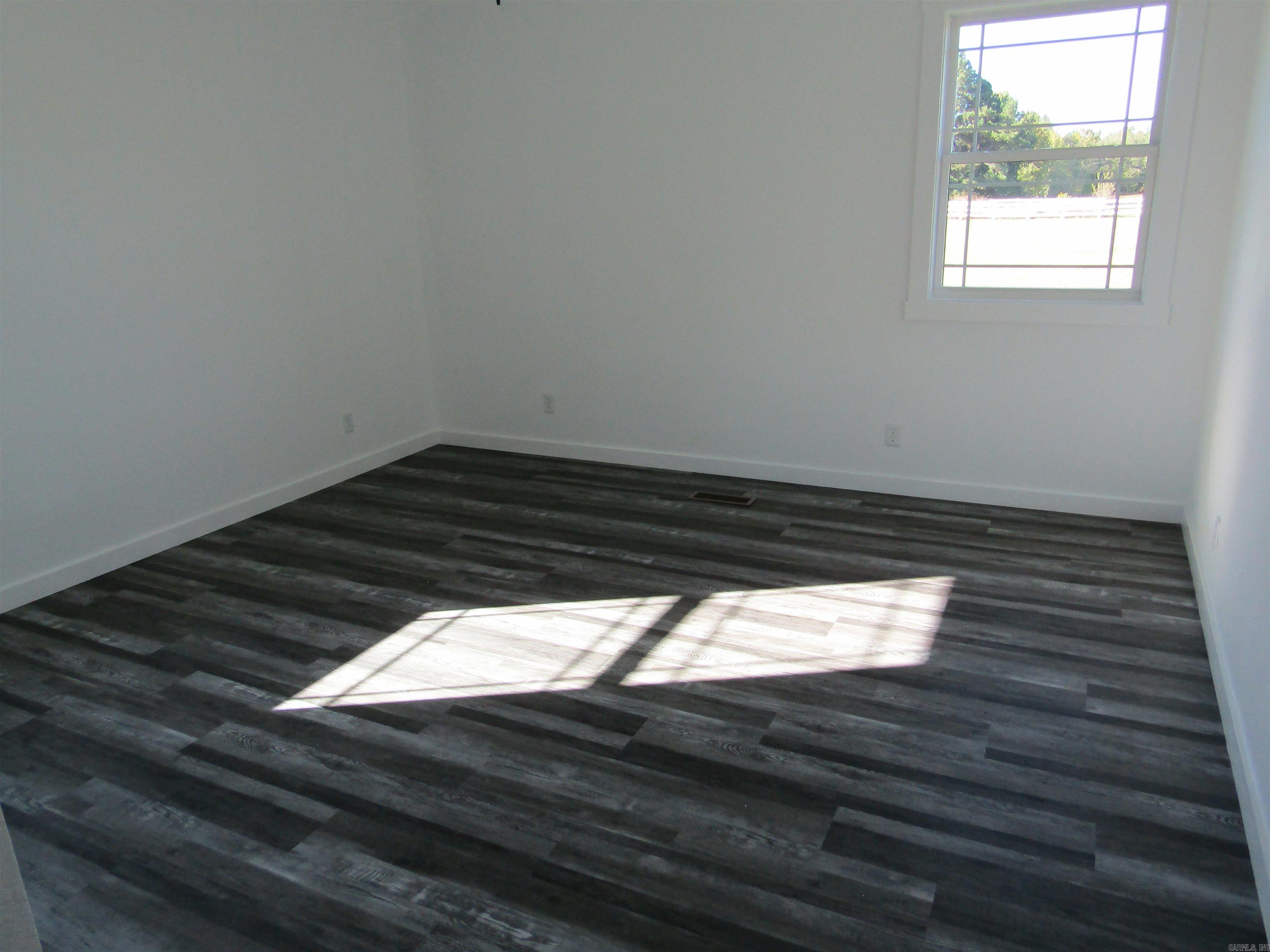 2501 Barnhill Road Property Photo 17
