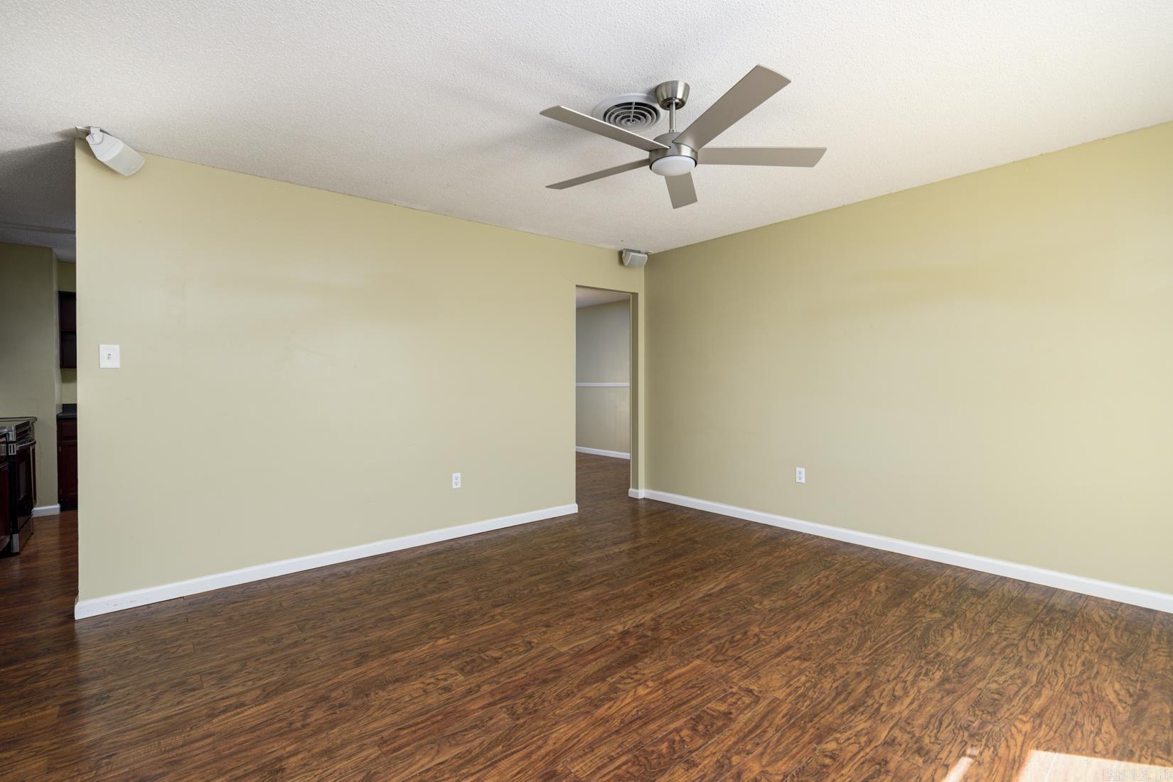 9206 Woodbine Drive Property Photo 5