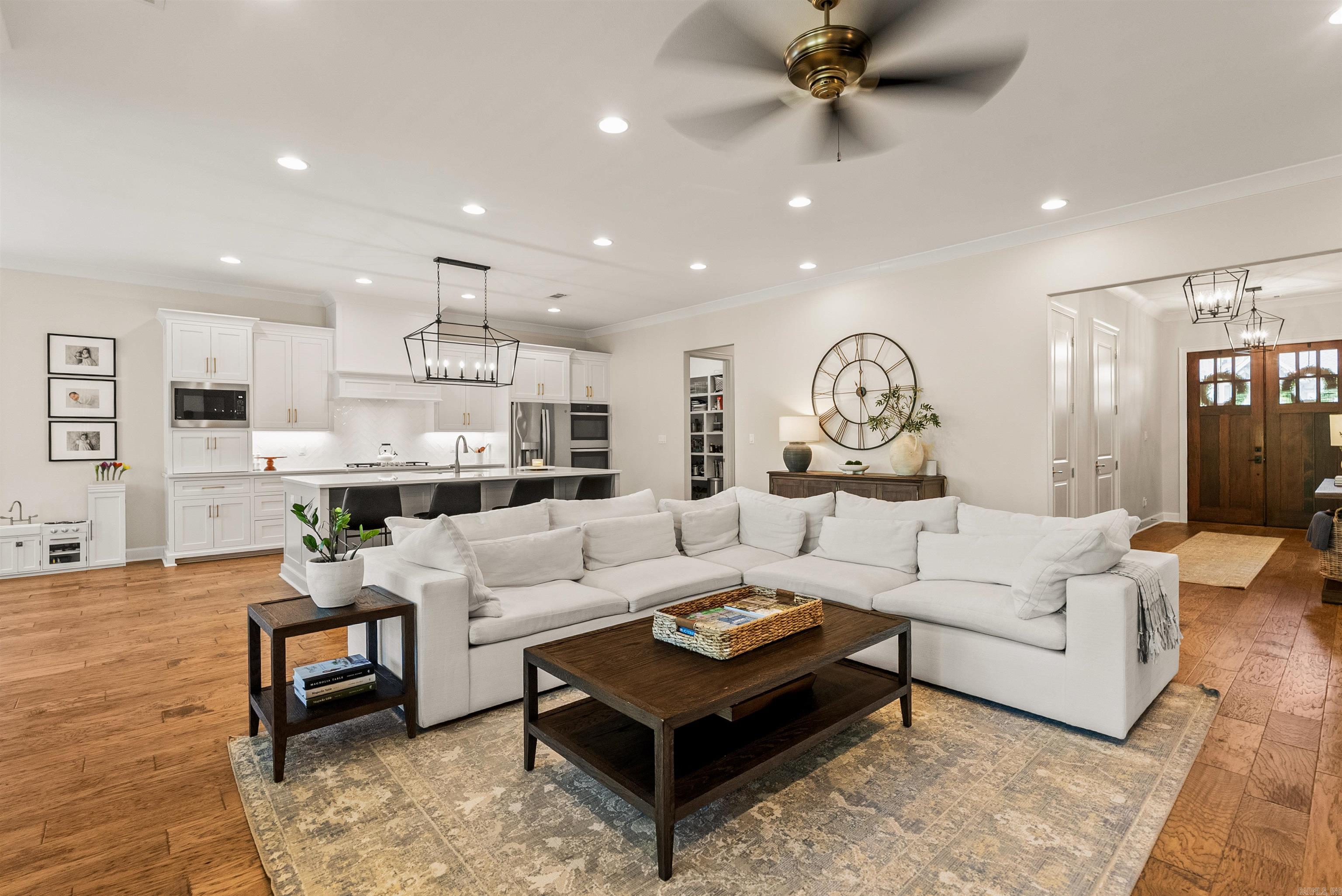 108 Belles Fleurs Boulevard Property Photo 3