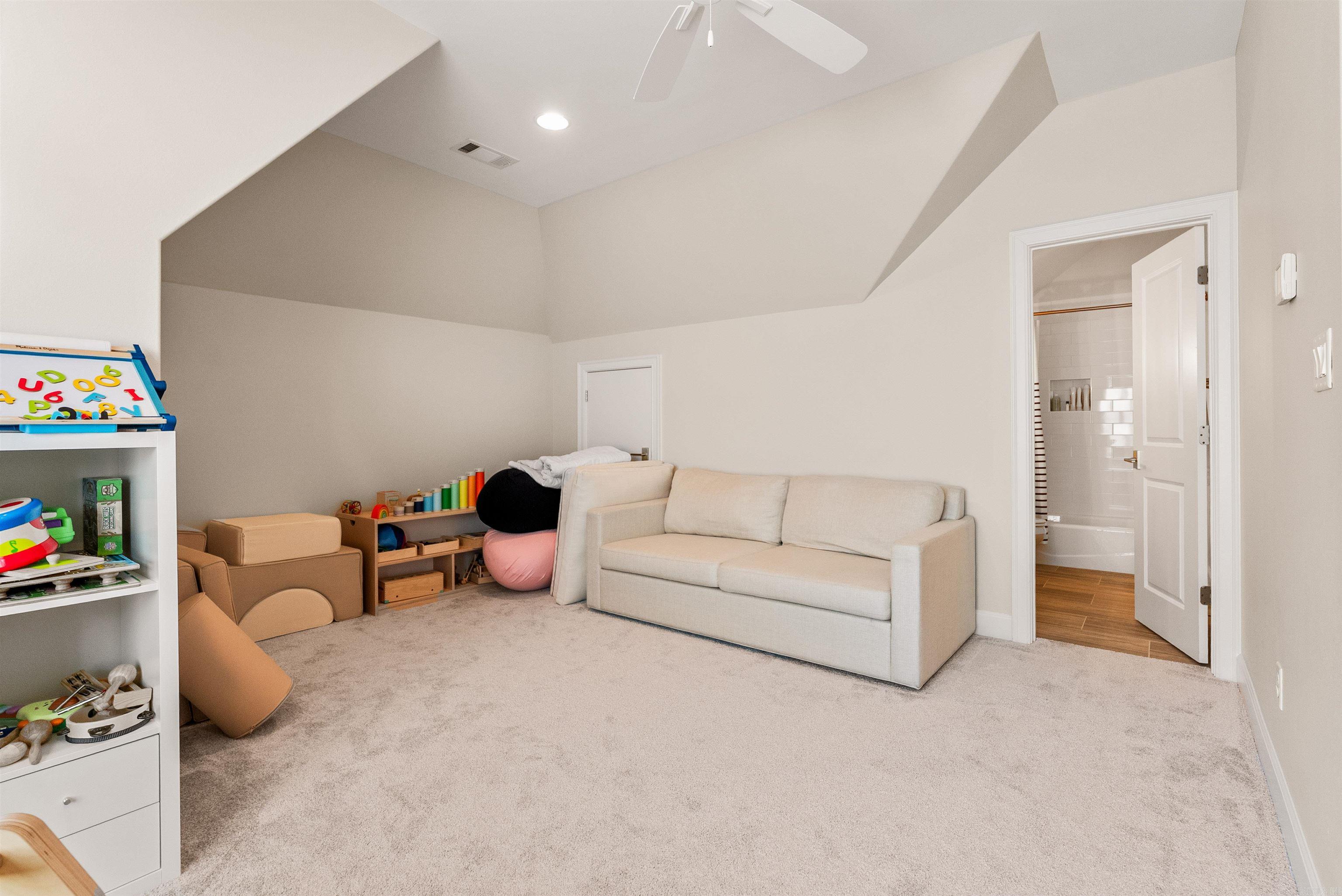 108 Belles Fleurs Boulevard Property Photo 37