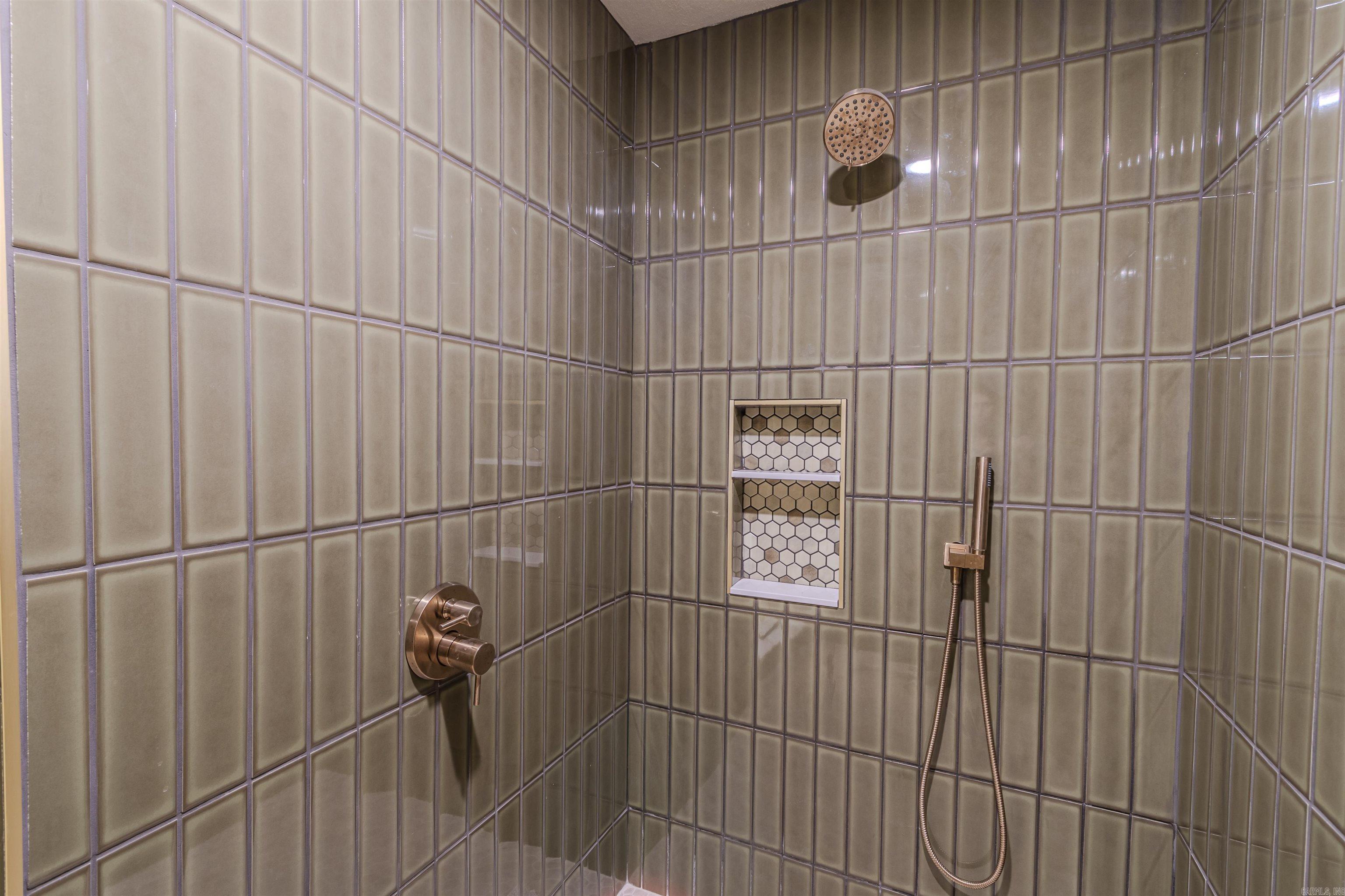 109 Highview Property Photo 6