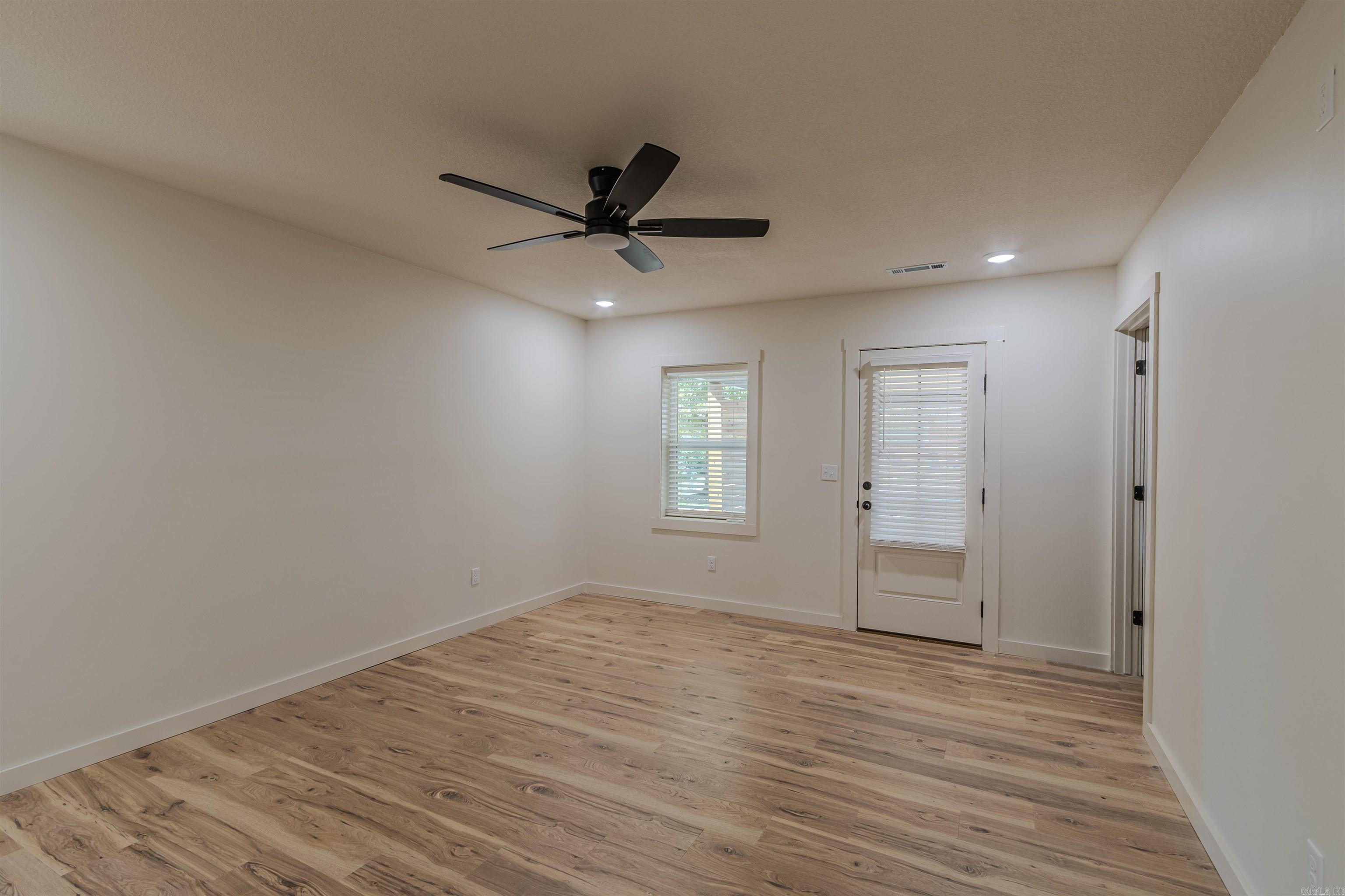 109 Highview Property Photo 9