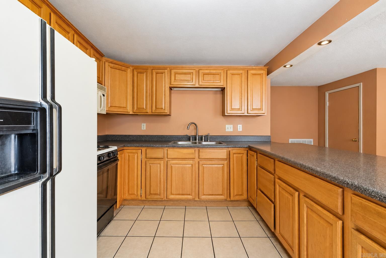 623 E Page Avenue Property Photo 12