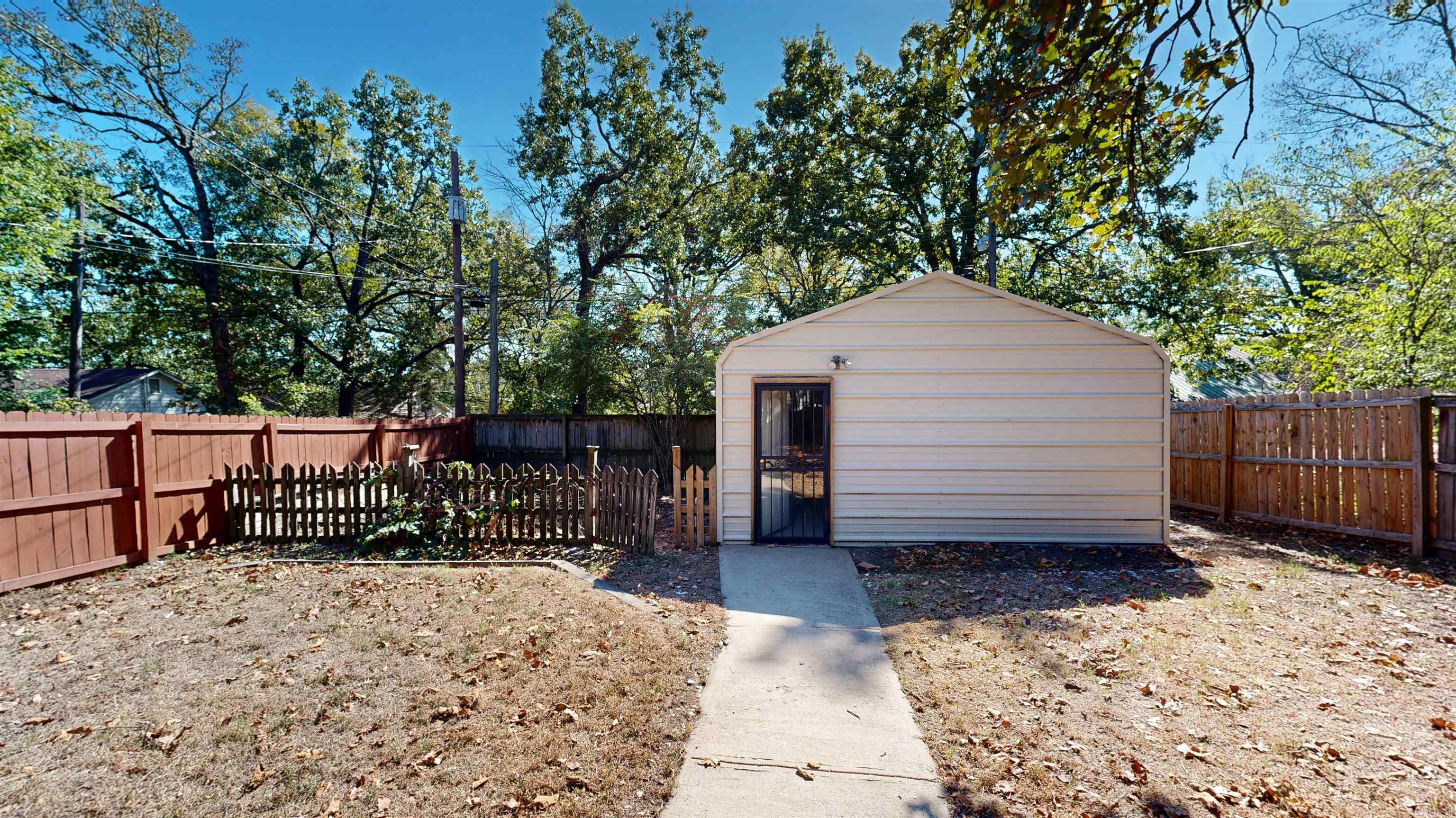 3015 W 7th Property Photo 31
