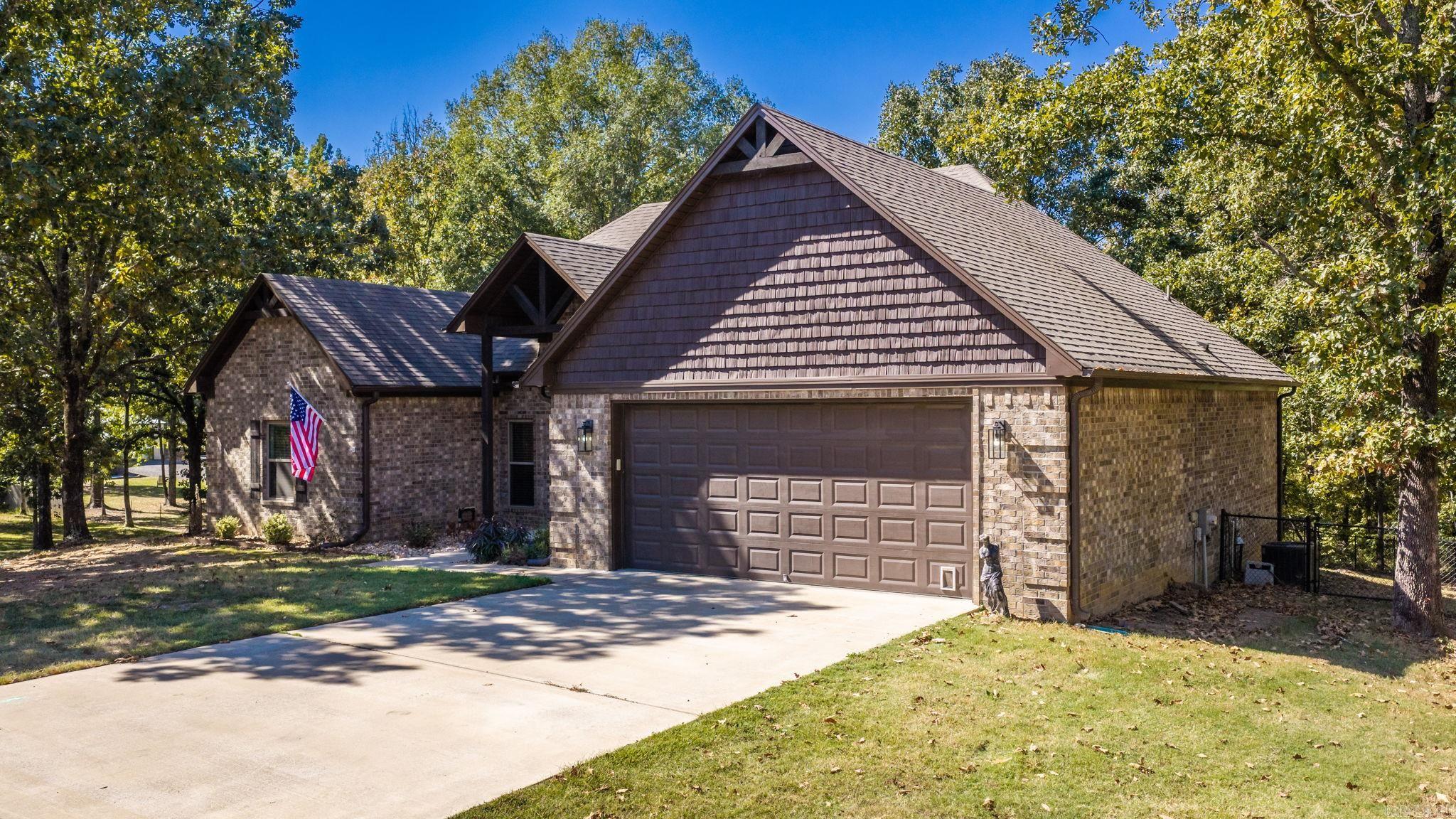 9 N Springhill Lane Property Photo 3