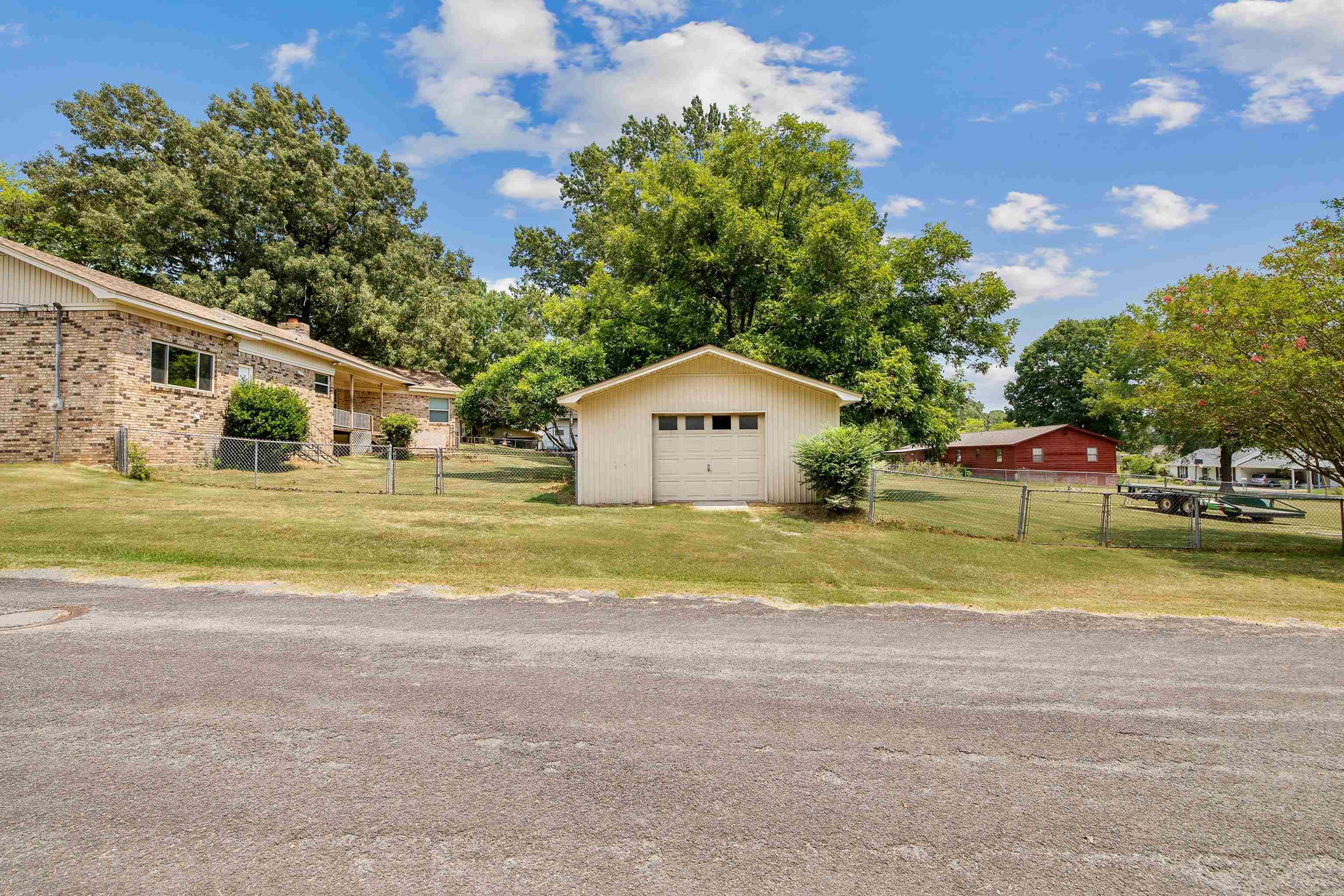 305 Ruth Street Property Photo 3