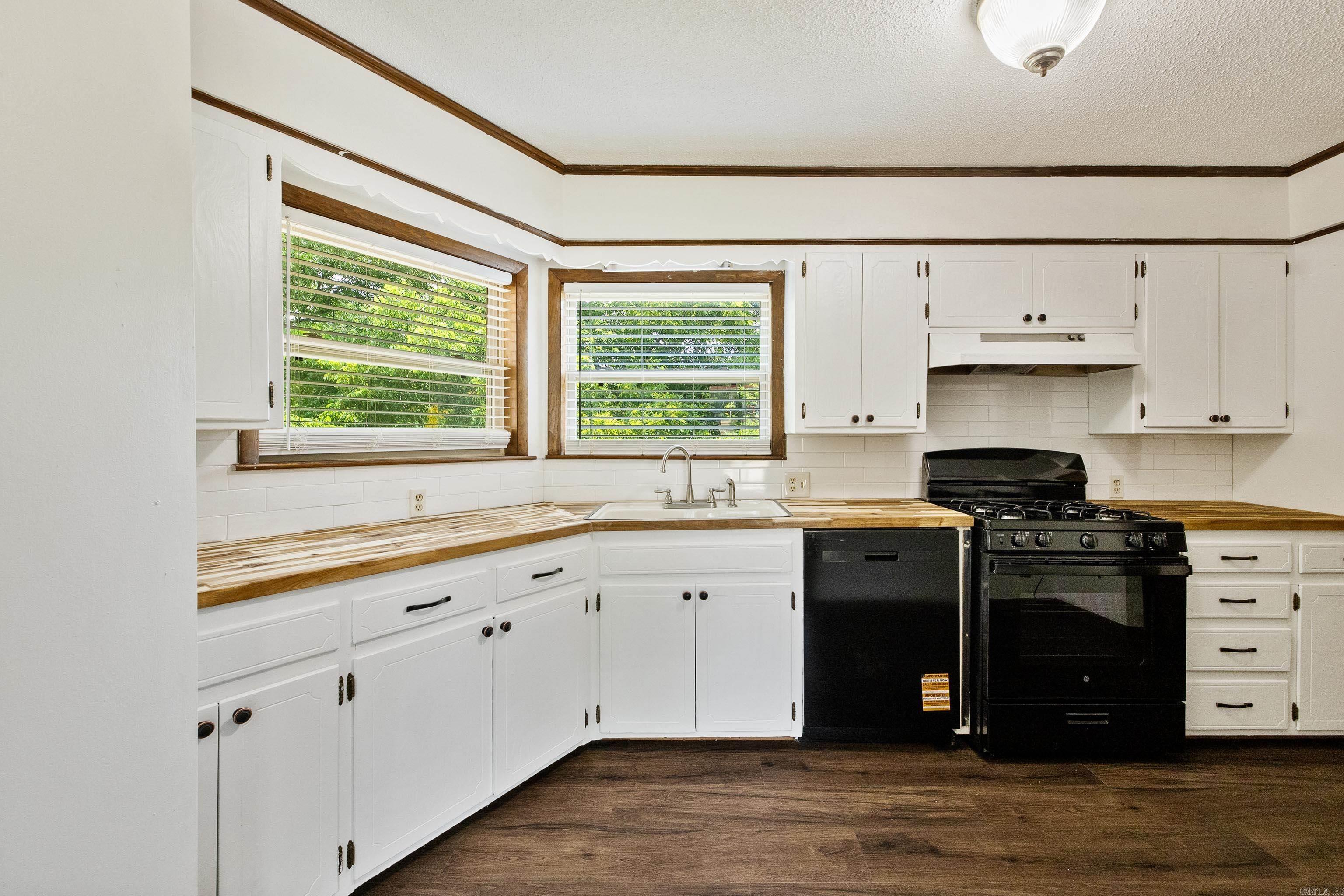 305 Ruth Street Property Photo 6