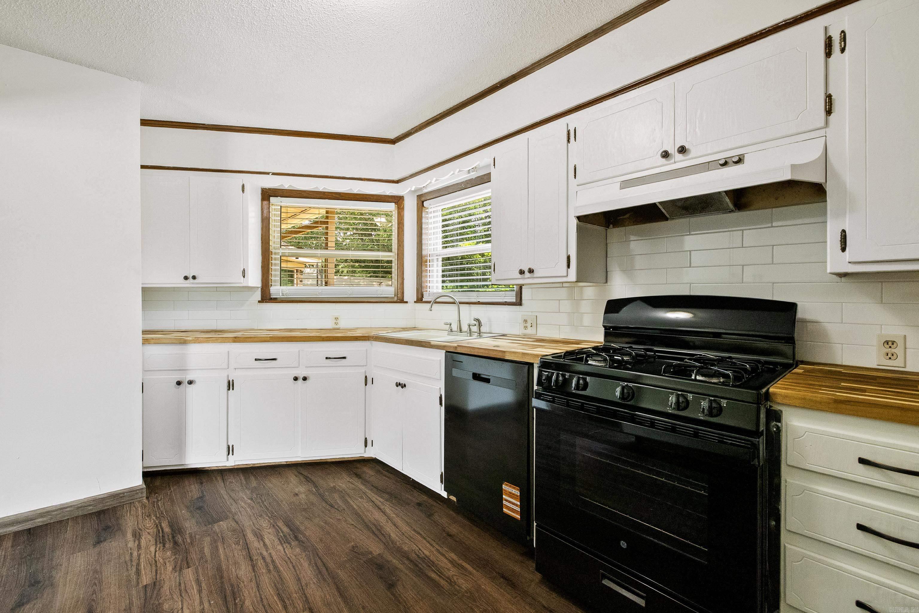 305 Ruth Street Property Photo 8