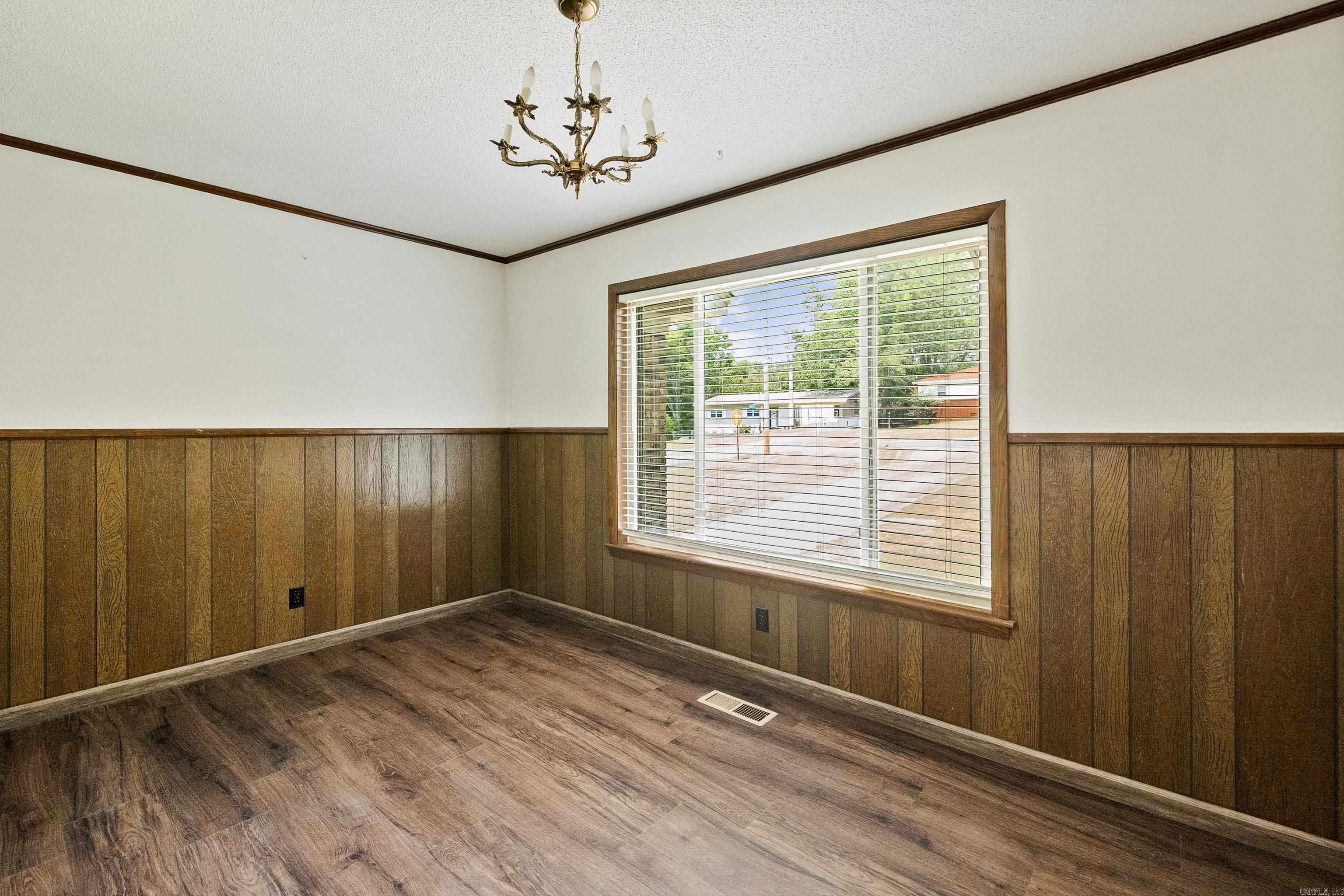 305 Ruth Street Property Photo 12