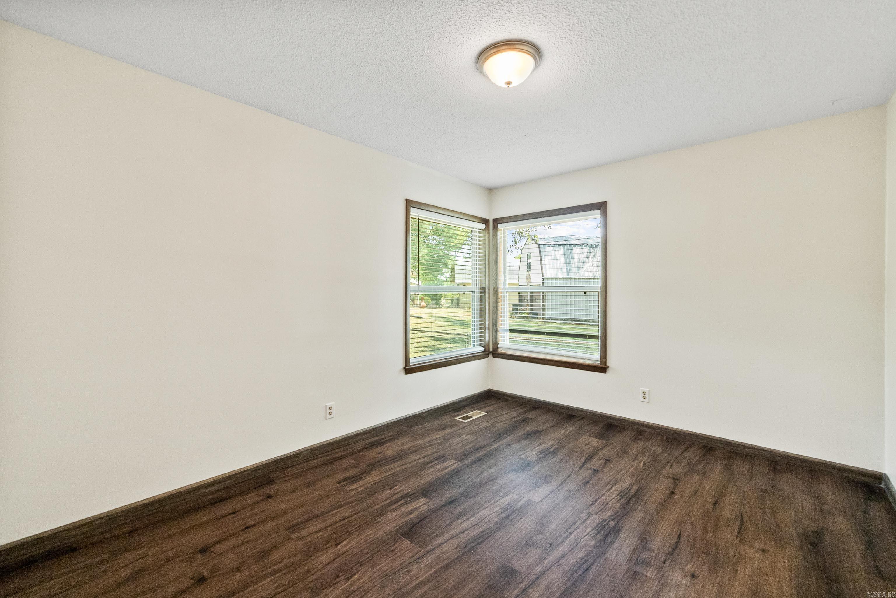 305 Ruth Street Property Photo 22