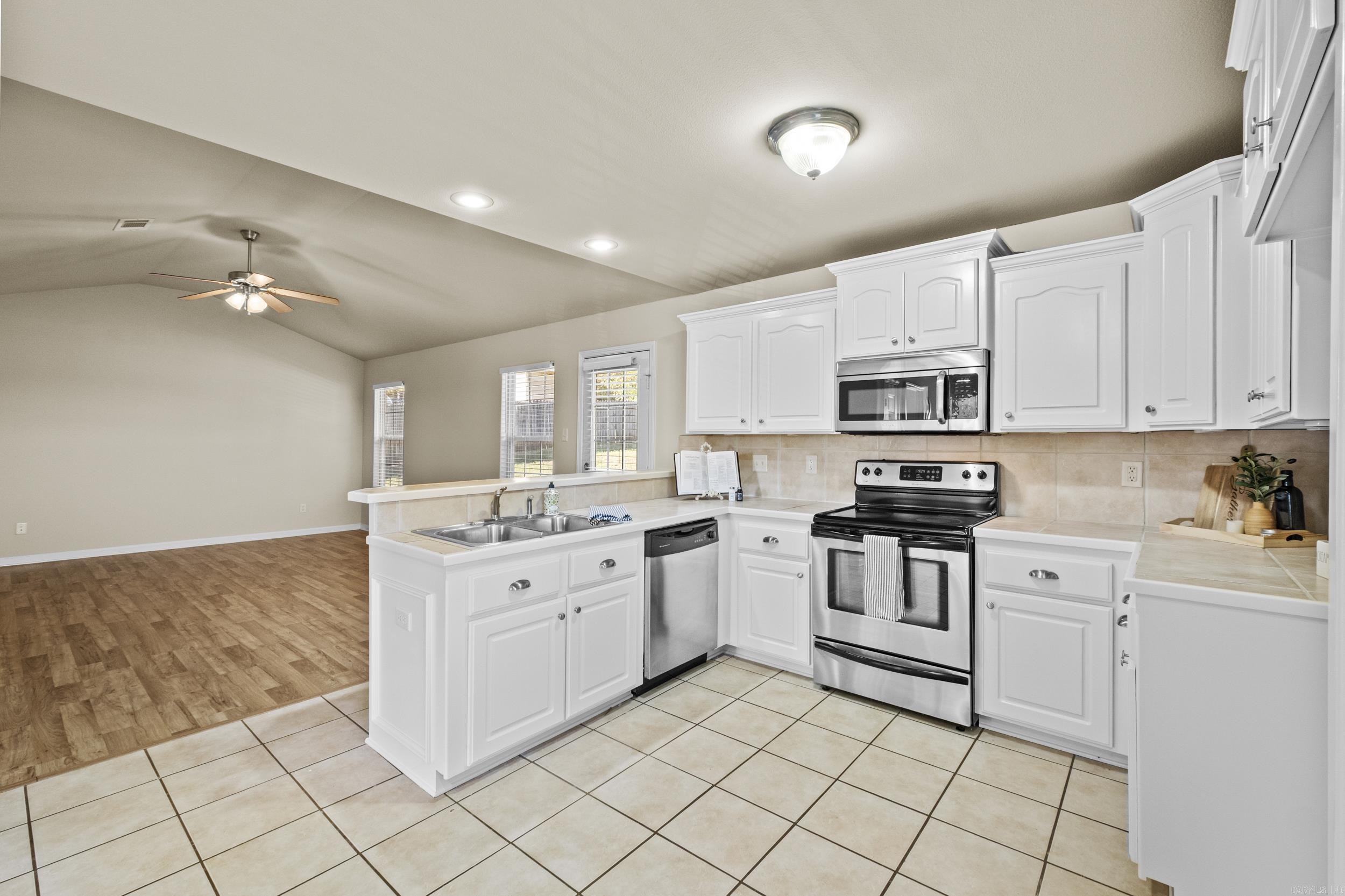 324 Weathering Lane Property Photo 13