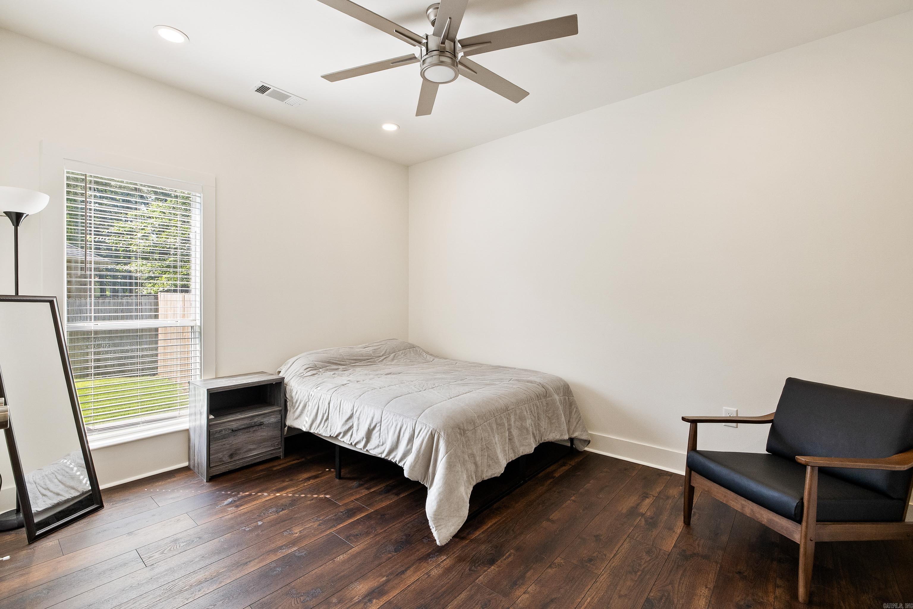 5 Saint Thomas Court Property Photo 16